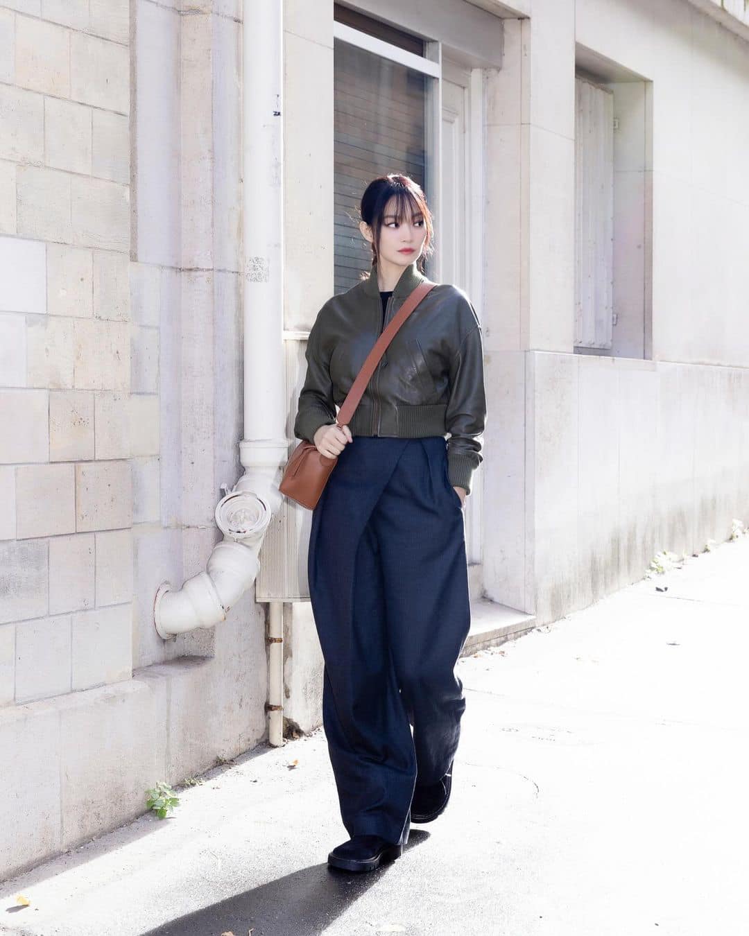 Diện quần tây đón thu như Dương Mịch, Shin Min Ah không lo dìm dáng- Ảnh 7. Diện quần tây đón thu như Dương Mịch, Shin Min Ah không lo dìm dáng- Ảnh 7.