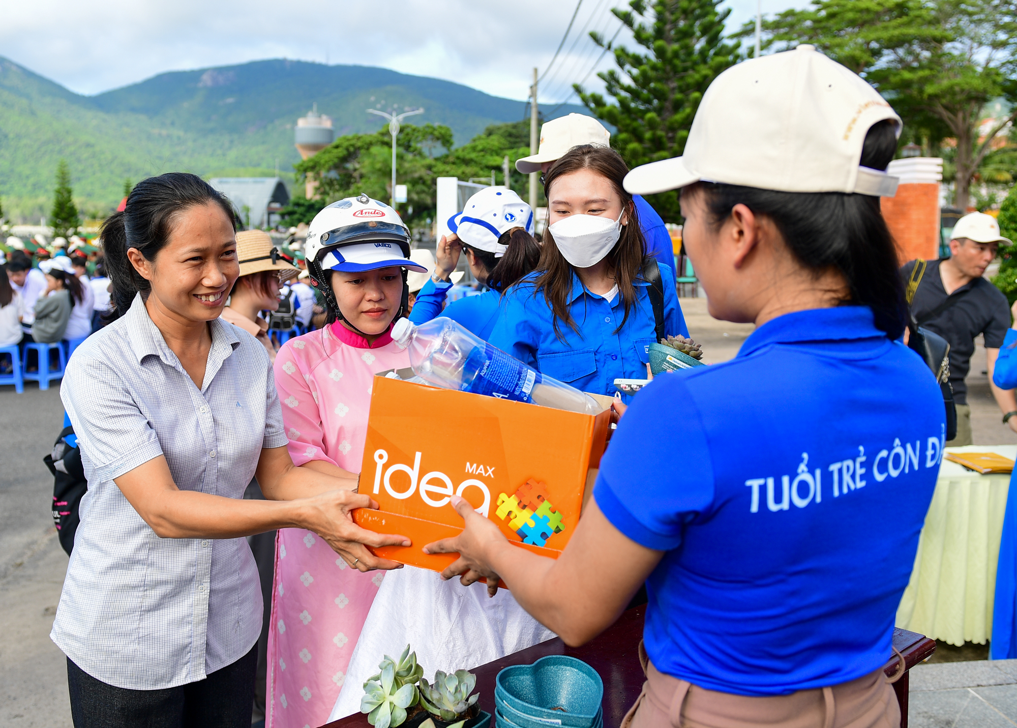 Thu gom hàng ngàn tấn rác tại Côn Đảo trong 1 tuần - Ảnh 3.