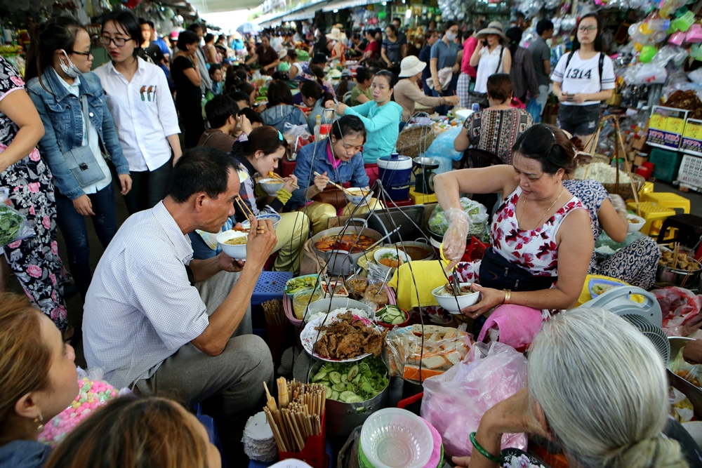 Snack paradise in Da Nang will make you so addicted that you forget the way home - Photo 2. Thiên đường ăn vặt ở Đà Nẵng khiến bạn say mê quên lối về- Ảnh 2.