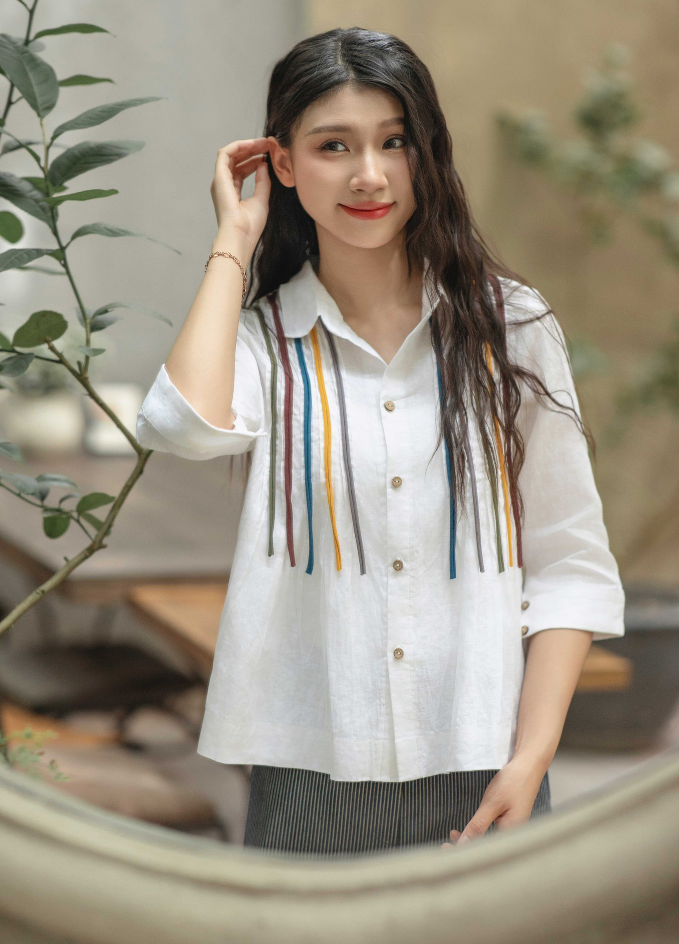 الملابس الكتانية تشكل لمسة مميزة لأسلوب الخريف - صورة 4 Trang phục linen là điểm nhấn riêng cho phong cách mùa thu- Ảnh 4.