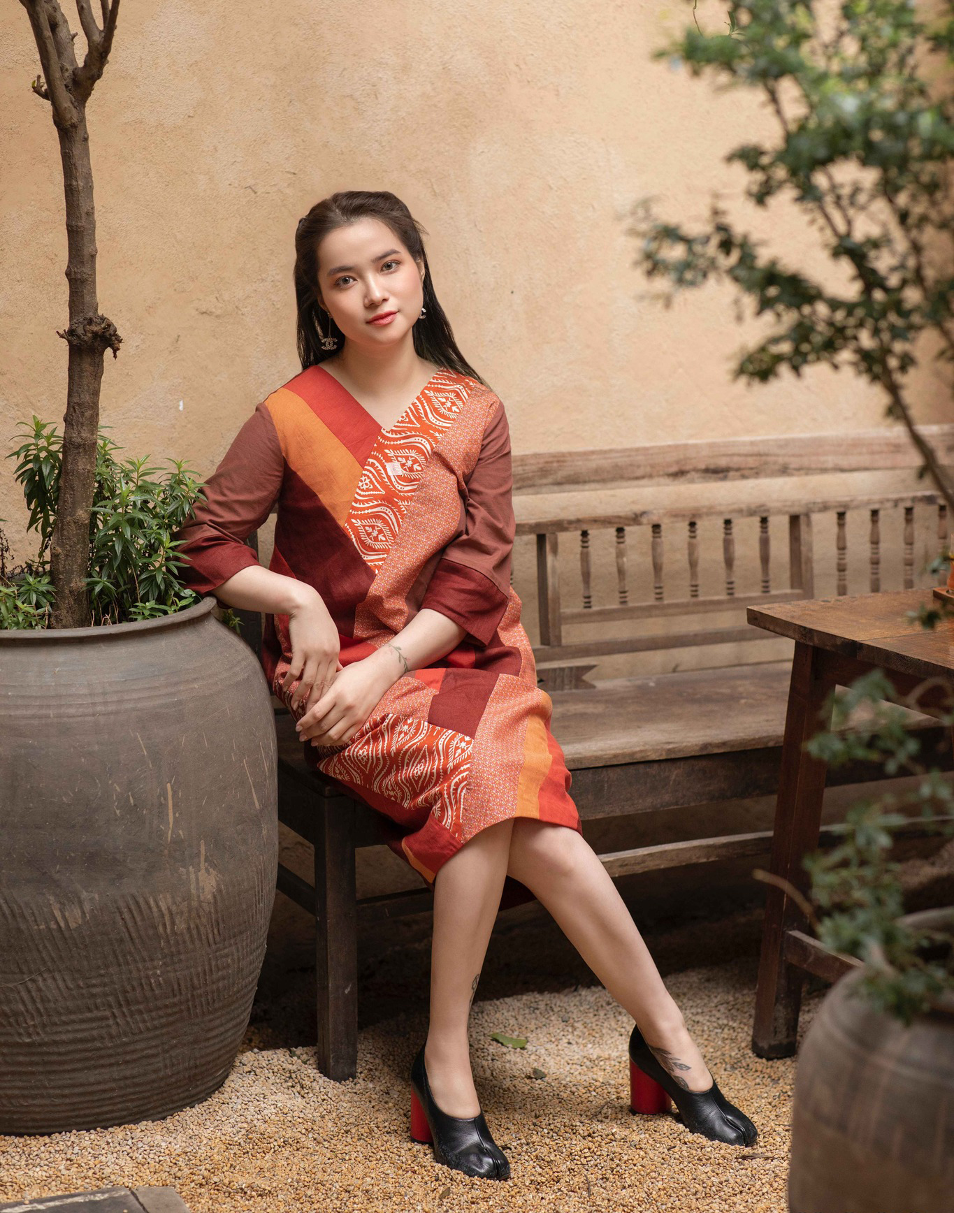 الملابس الكتانية تشكل لمسة مميزة لأسلوب الخريف - صورة 12 Trang phục linen là điểm nhấn riêng cho phong cách mùa thu- Ảnh 12.