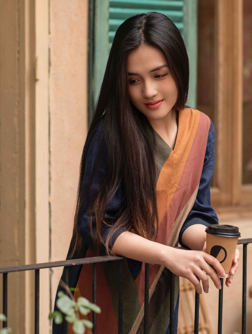 الملابس الكتانية تشكل لمسة مميزة لأسلوب الخريف - صورة 5 Trang phục linen là điểm nhấn riêng cho phong cách mùa thu- Ảnh 5.