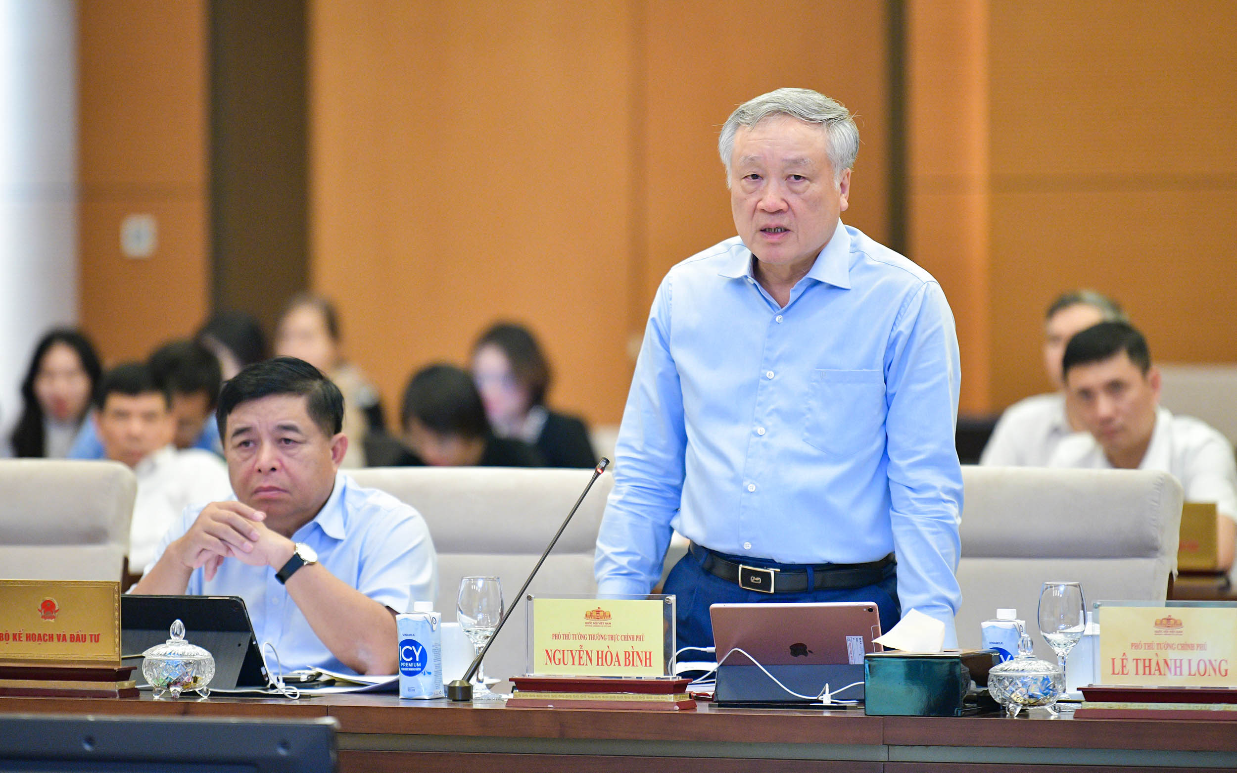 Phó thủ tướng thường trực: 'Chúng ta làm luật một hồi thì thắt nghẹt hết tất cả'- Ảnh 3. Phó thủ tướng thường trực: 'Chúng ta làm luật một hồi thì thắt nghẹt hết tất cả'- Ảnh 3.