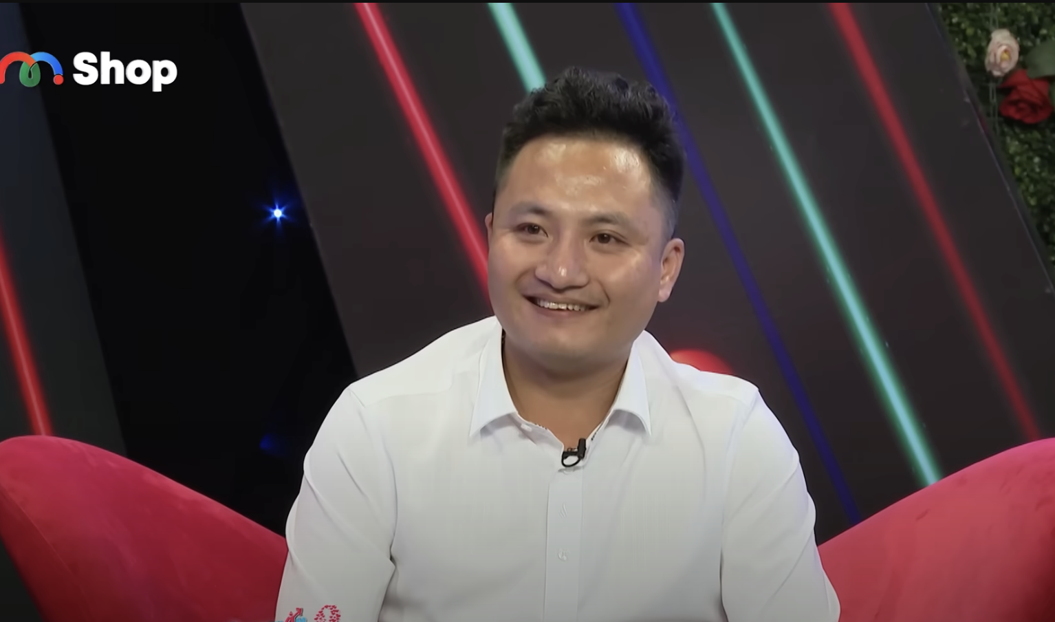 Quyền Linh nhẹ lòng khi chàng trai 33 tuổi chưa yêu ai chinh phục được bạn gái- Ảnh 2. Quyền Linh nhẹ lòng khi chàng trai 33 tuổi chưa yêu ai chinh phục được bạn gái- Ảnh 2.