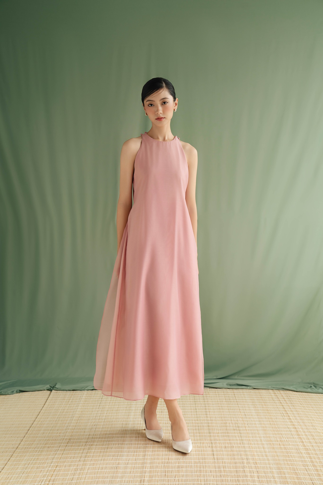 Krásné, volně splývavé šaty, které jí umožňují být sama sebou - Foto 8. Đầm suông xinh đẹp, tự do, cho nàng được là chính mình- Ảnh 8.