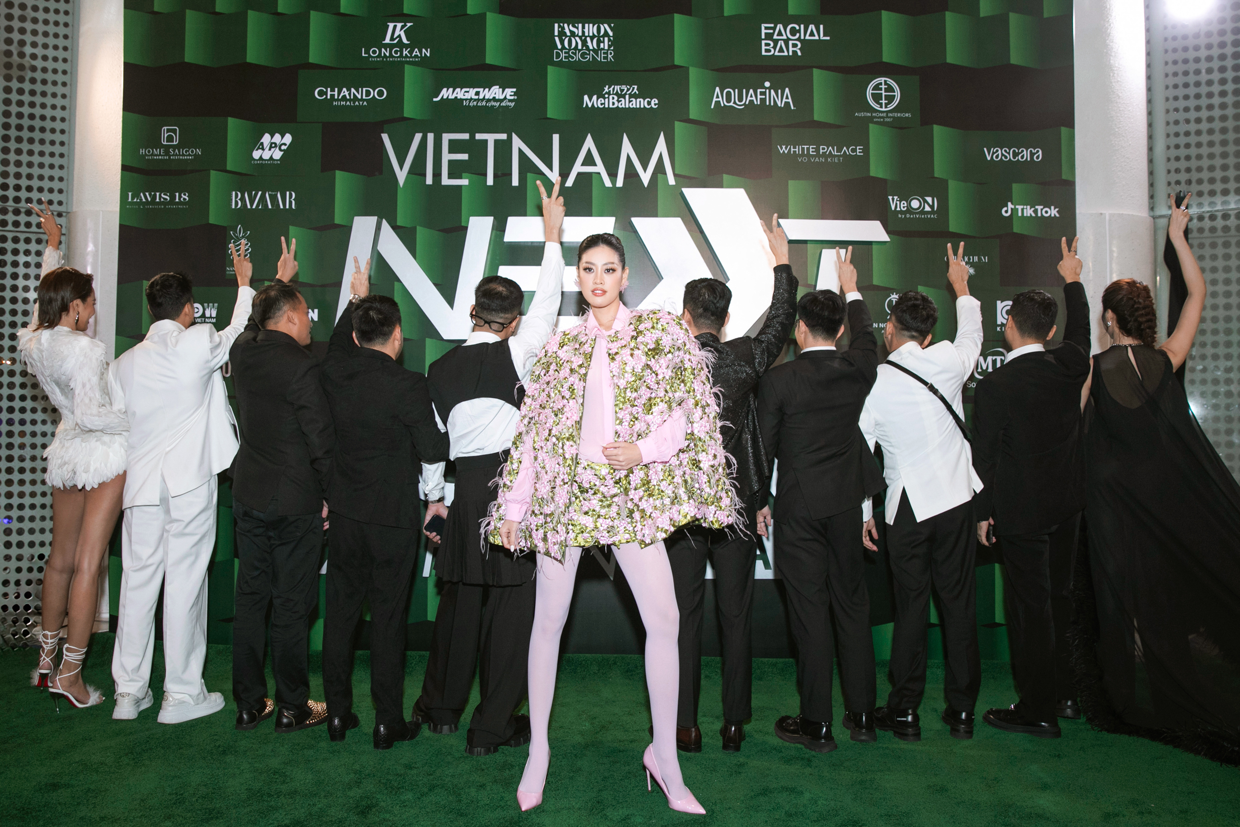 Ca sĩ MLee có giải thưởng đầu tiên sau khi thi Miss Universe Vietnam- Ảnh 2. Ca sĩ MLee có giải thưởng đầu tiên sau khi thi Miss Universe Vietnam- Ảnh 2.