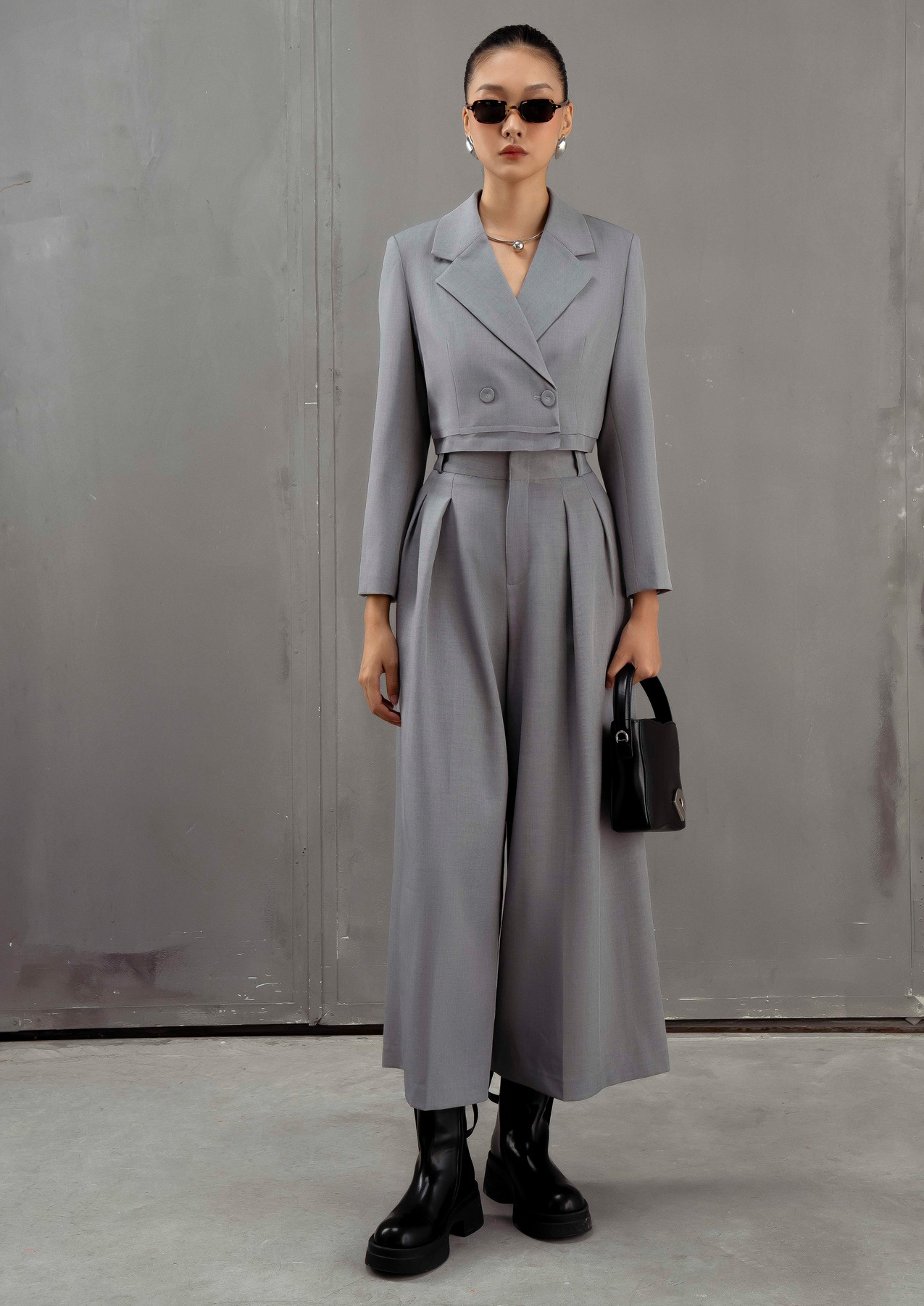 با سبک باکلاس ست ست هماهنگ از پاییز لذت ببرید - عکس ۶. Tận hưởng mùa thu cùng phong thái sang chảnh đặc trưng của set đồng bộ- Ảnh 6.