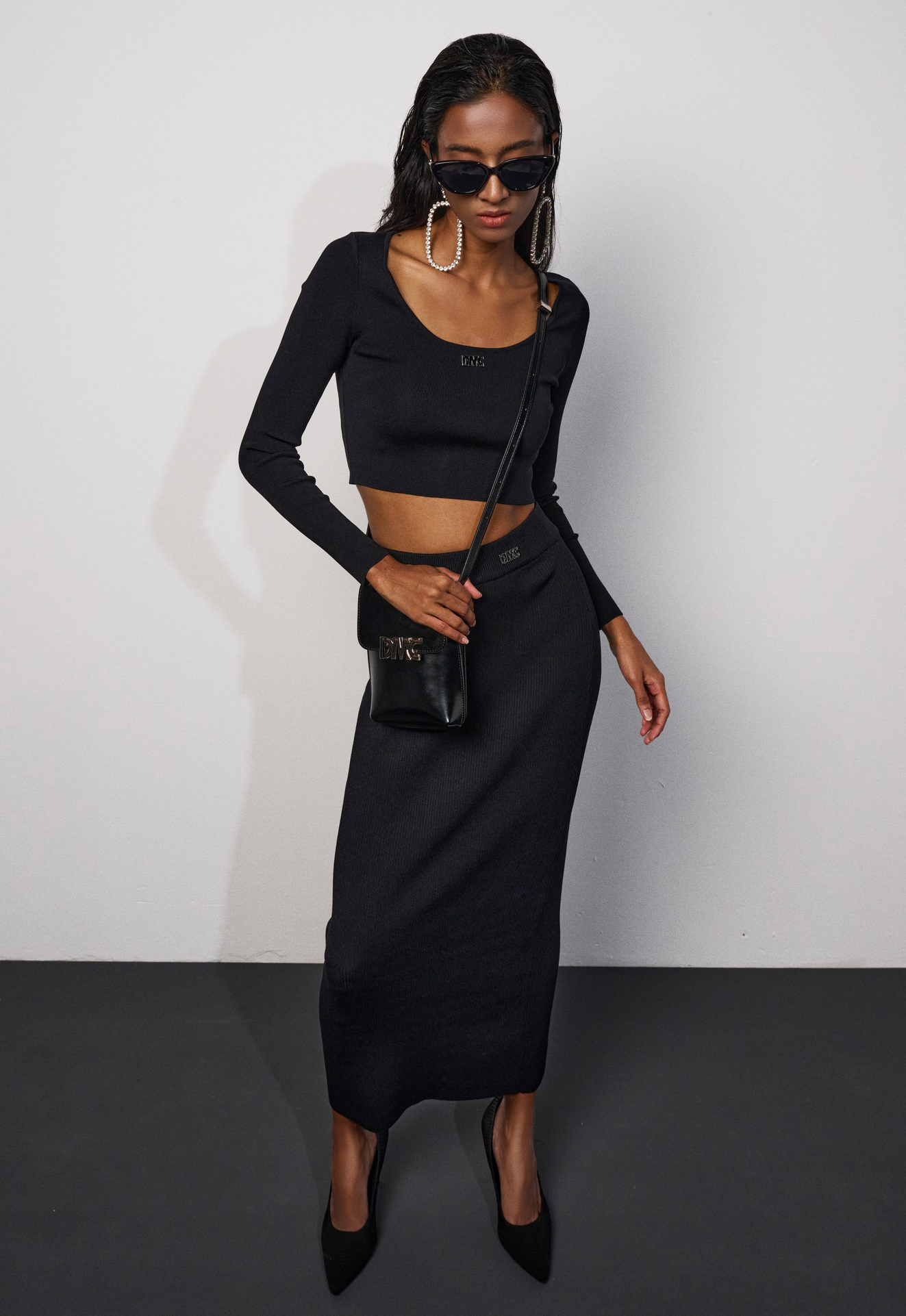 با سبک شیک ست ست لباس از پاییز لذت ببرید - عکس ۹. Tận hưởng mùa thu cùng phong thái sang chảnh đặc trưng của set đồng bộ- Ảnh 9.