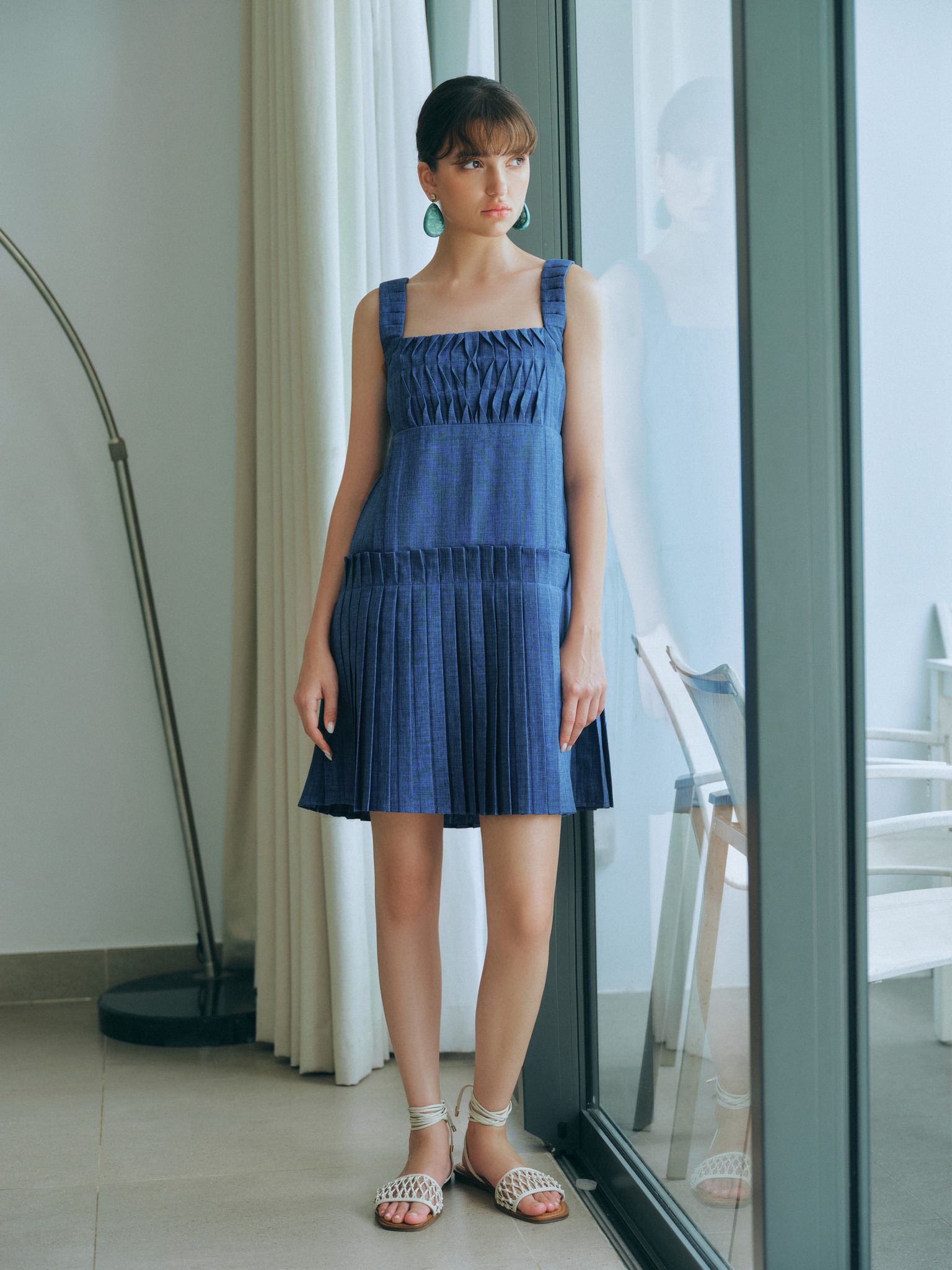 Krásné, volně splývavé šaty, které jí umožňují být sama sebou - Foto 3. Đầm suông xinh đẹp, tự do, cho nàng được là chính mình- Ảnh 3.