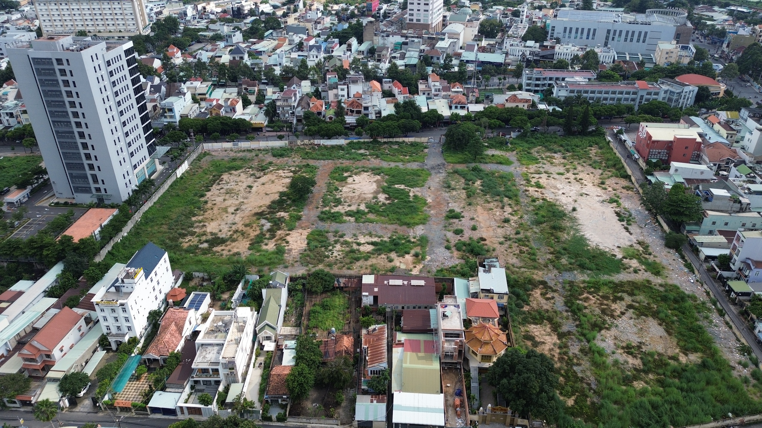 Đề xuất cải tạo thêm nhiều khu đất 'vàng' thành bãi đậu ô tô, công viên- Ảnh 4.