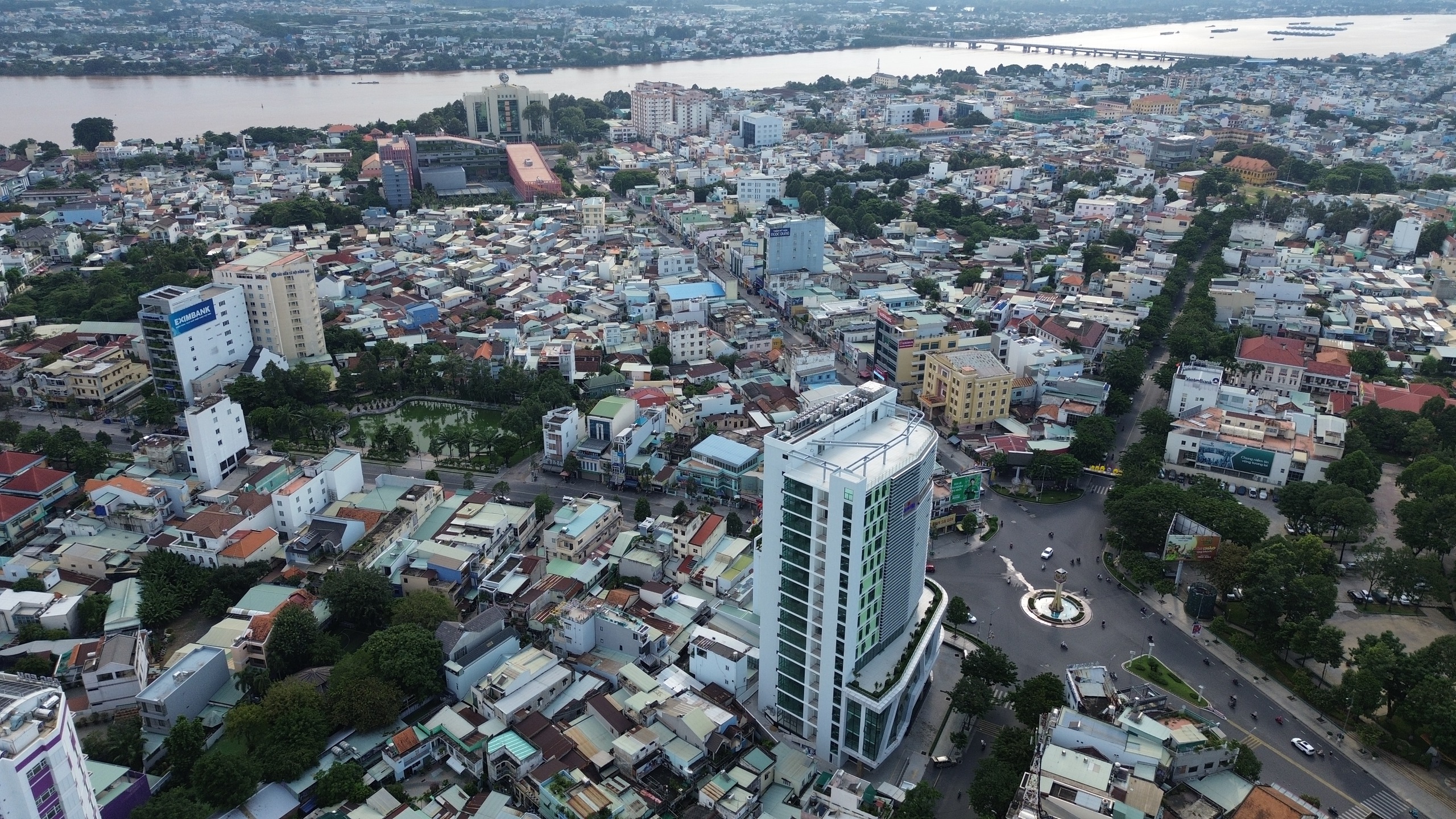 Đề xuất cải tạo thêm nhiều khu đất 'vàng' thành bãi đậu ô tô, công viên- Ảnh 3.