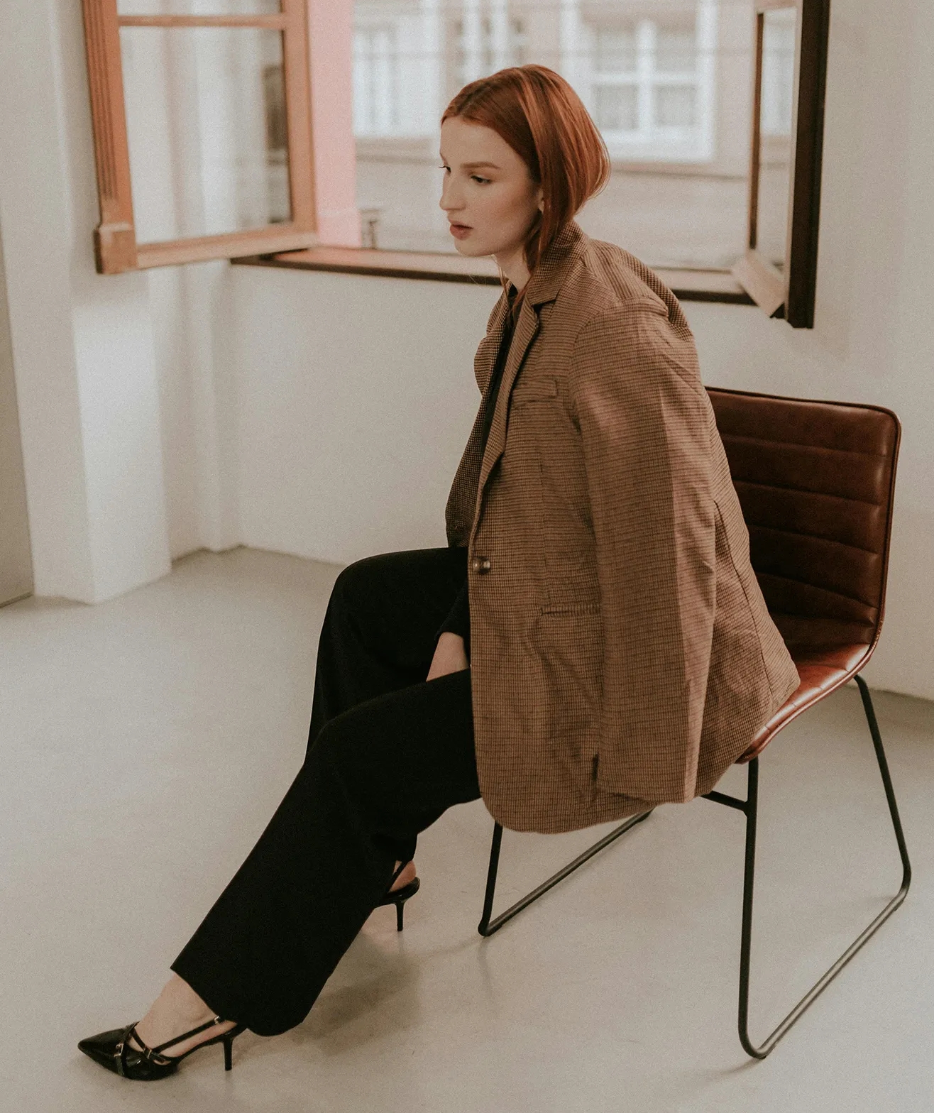 הגדילו את הגובה של בנות קטנות עם 5 סגנונות נעליים אלה - תמונה 2. Tăng chiều cao cho cô gái nhỏ nhắn với 5 kiểu giày này- Ảnh 2.