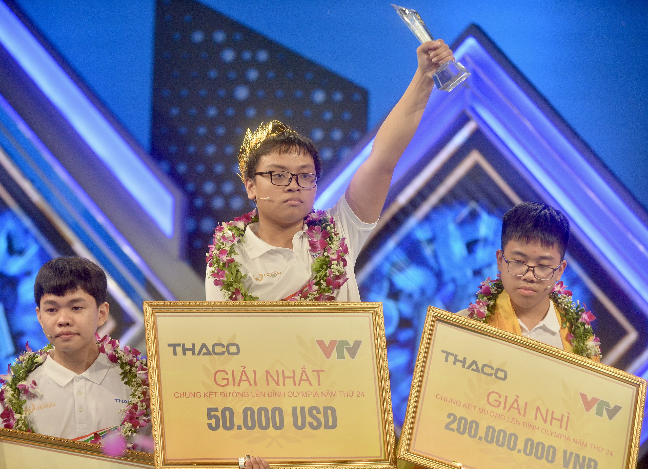 Cú bấm chuông đoạt ngôi vô địch Olympia 2024 của Võ Quang Phú Đức- Ảnh 2. Cú bấm chuông đoạt ngôi vô địch Olympia 2024 của Võ Quang Phú Đức- Ảnh 2.