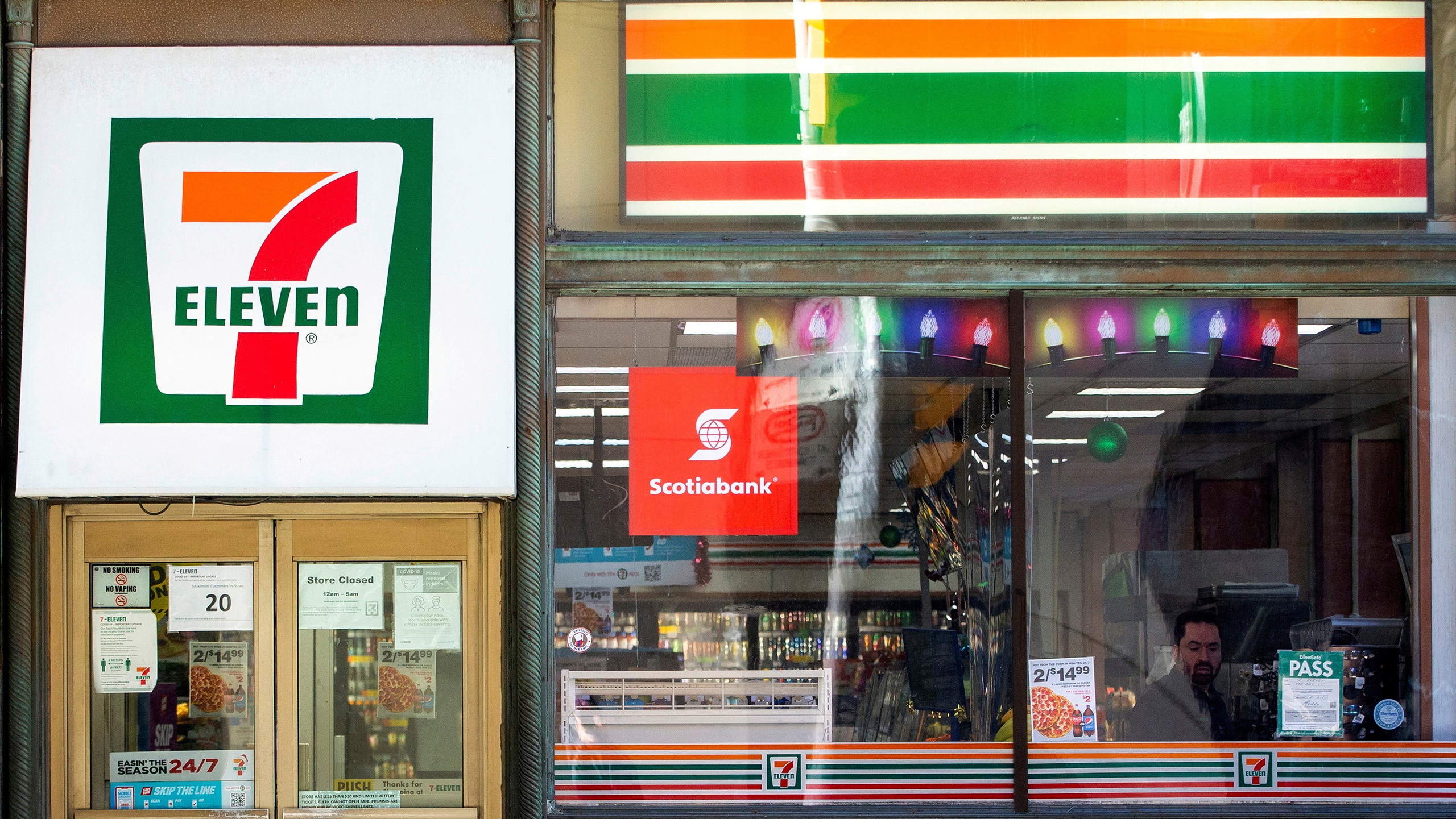 7-Eleven đóng hơn 400 cửa hàng- Ảnh 1.