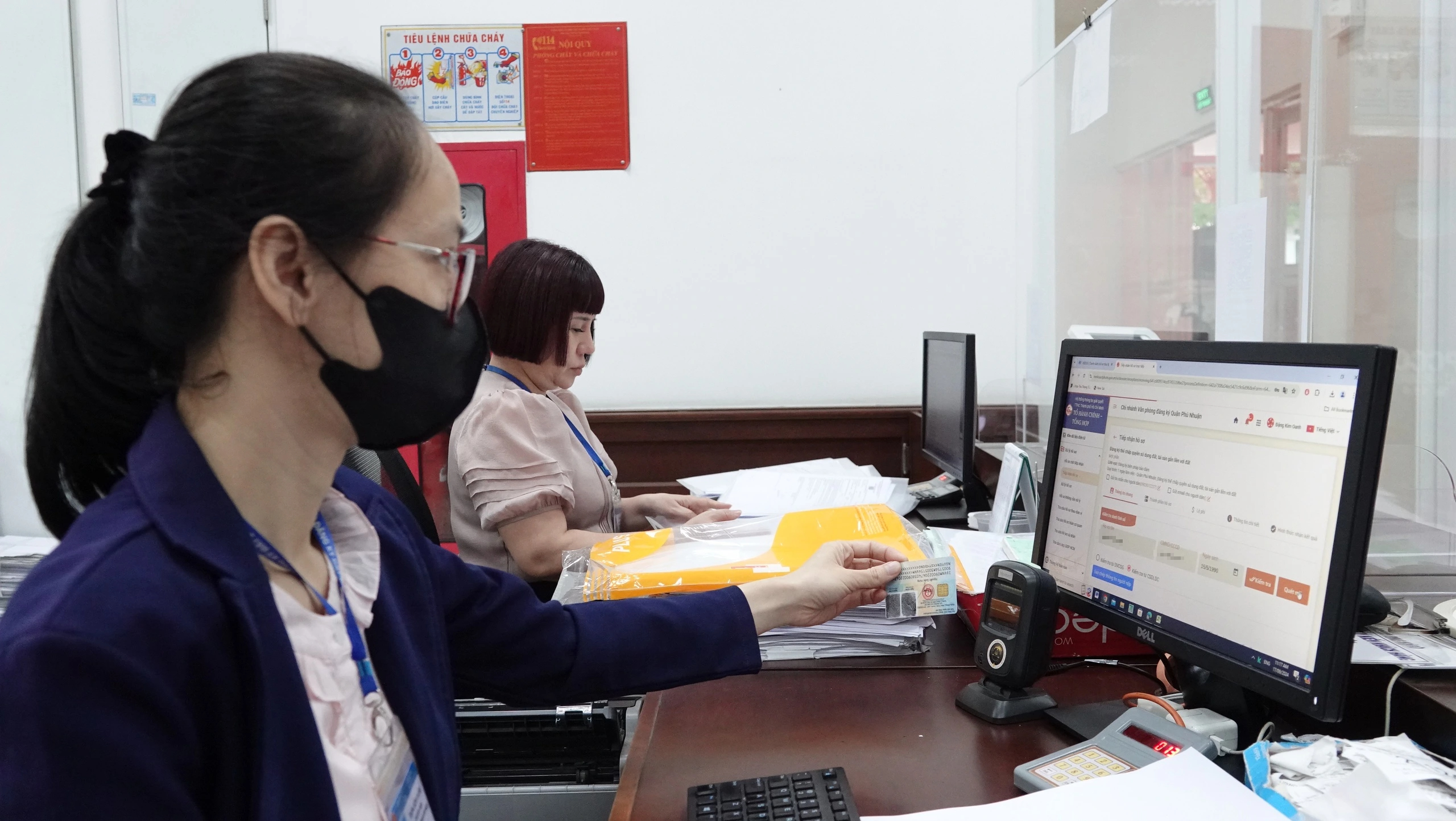 TP.HCM thử nghiệm nhiều hệ thống dùng chung sau sáp nhập- Ảnh 1. TP.HCM thử nghiệm nhiều hệ thống dùng chung sau sáp nhập- Ảnh 1.