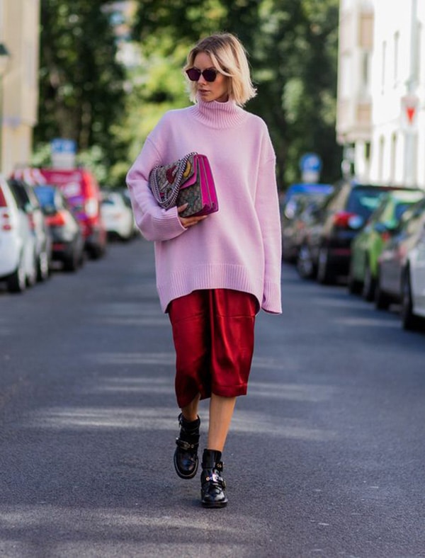 Maxi-trui en onderjurk, een verrassend aantrekkelijke herfstcombinatie - Foto 4. Áo len maxi và váy trơn slip, combo mùa thu bất ngờ mời gọi quyến rũ- Ảnh 4.