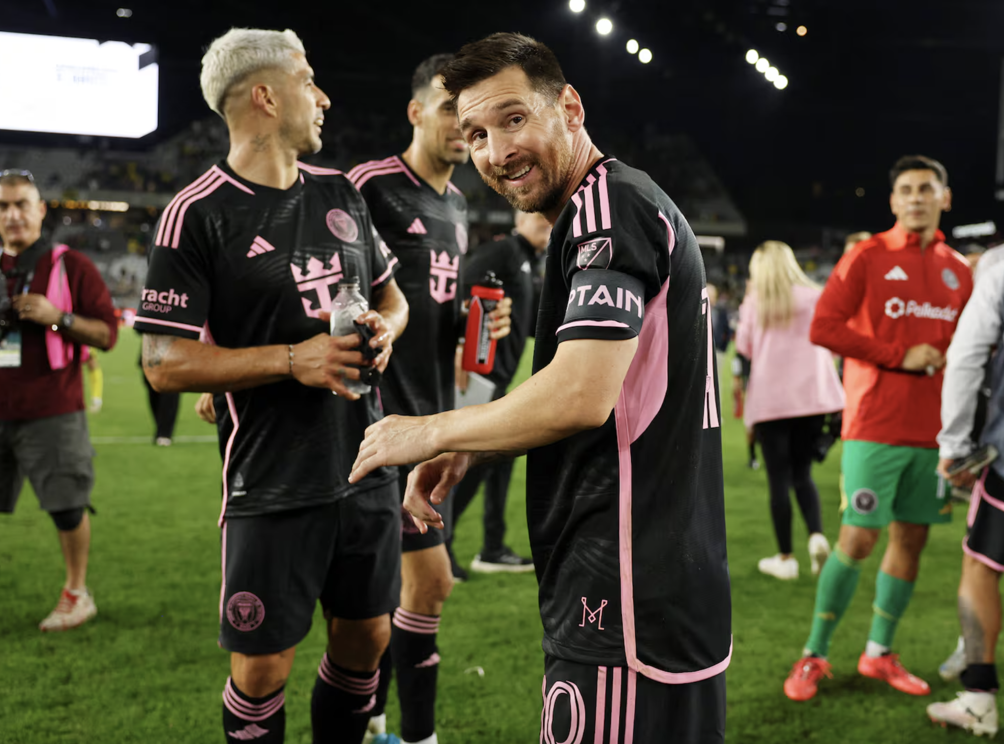 Messi giúp Inter Miami vô địch danh hiệu Supporters' Shield