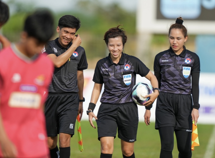 V-League: Lần đầu có trợ lý nữ VAR, gương mặt rất quen thuộc- Ảnh 3.