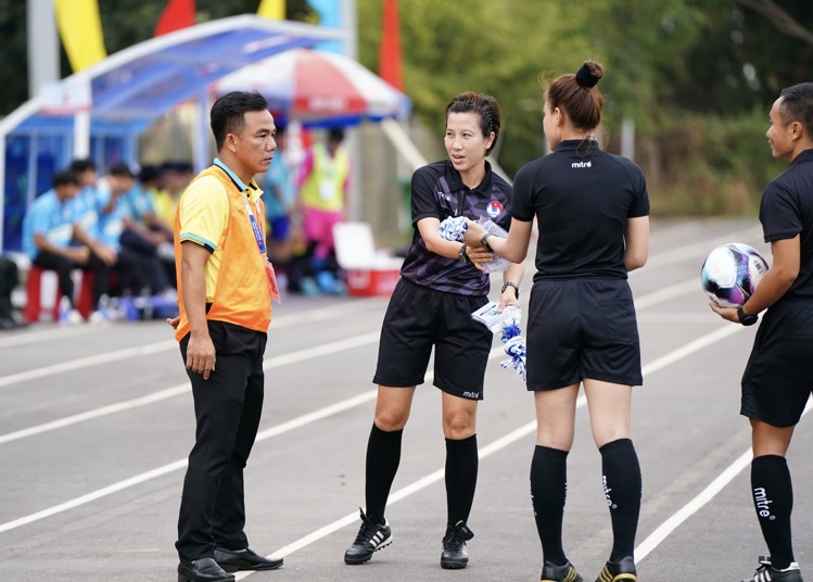 V-League: Lần đầu có trợ lý nữ VAR, gương mặt rất quen thuộc- Ảnh 2.