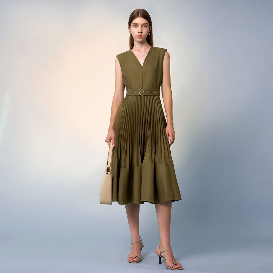 5 pakaian panjang yang paling elegan dan serba boleh untuk musim luruh - Foto 4. 5 chiếc váy dài thanh nhã, linh hoạt bậc nhất mùa thu- Ảnh 4.