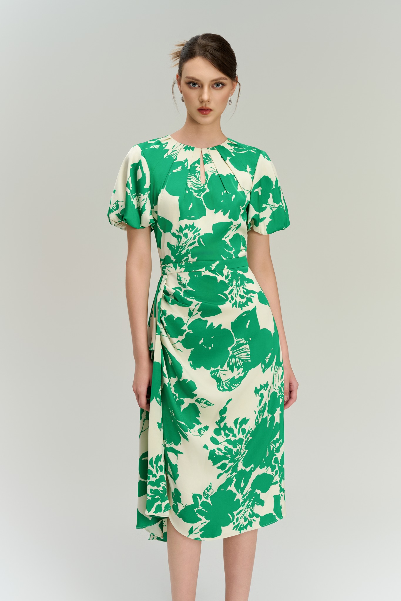 5 pakaian panjang yang paling elegan dan serba boleh untuk musim luruh - Foto 8. 5 chiếc váy dài thanh nhã, linh hoạt bậc nhất mùa thu- Ảnh 8.