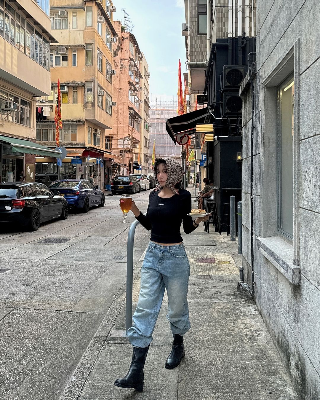 ការរស់ឡើងវិញនូវរចនាប័ទ្មទសវត្សរ៍ទី 90 ជាមួយនឹងសម្ភារៈខោខូវប៊យតែមួយគត់ - រូបថត 5 ។ Hồi sinh phong cách thập niên 90 với chất liệu jean cá tính- Ảnh 5.