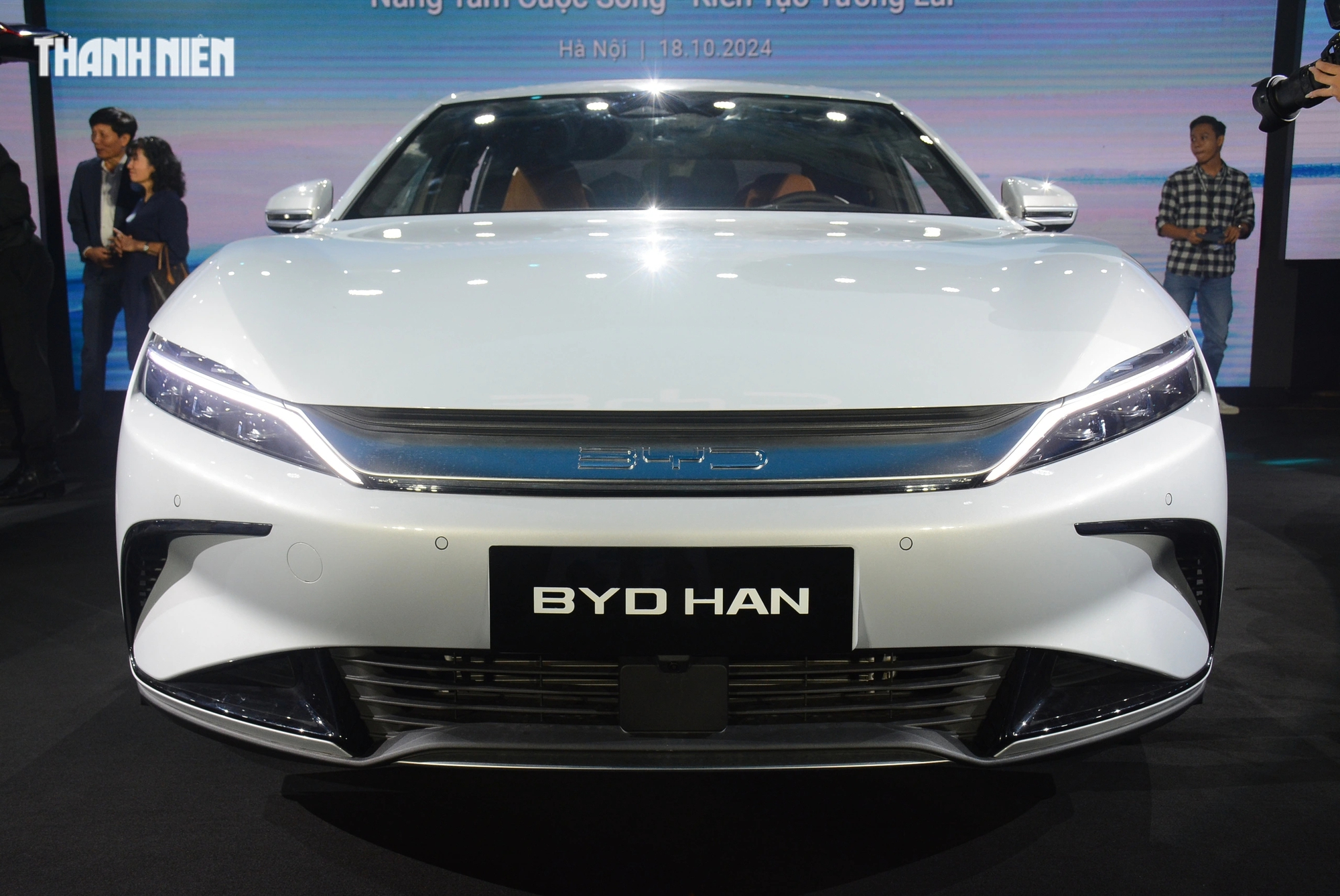 Sedan điện BYD HAN giá 1,489 tỉ, sạc đầy pin di chuyển hơn 520 km- Ảnh 1.