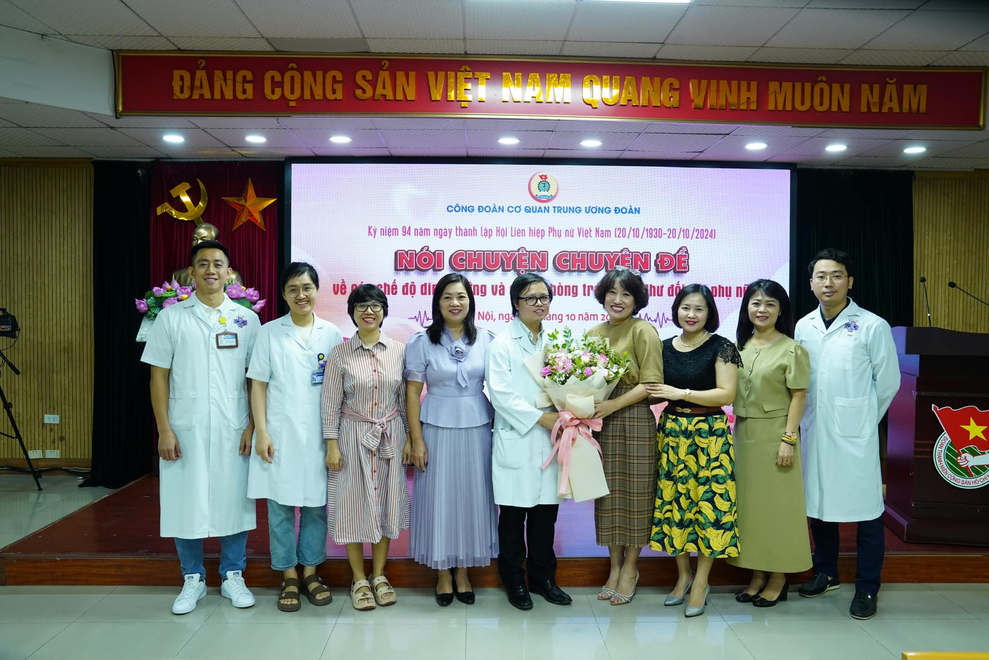 Tư vấn sức khỏe cho cán bộ nữ ngày 20.10- Ảnh 1.