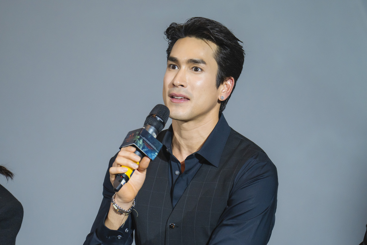 Nam thần' Nadech Kugimiya nhảy 'See tình', hé lộ sẵn sàng sang Việt Nam đóng phim