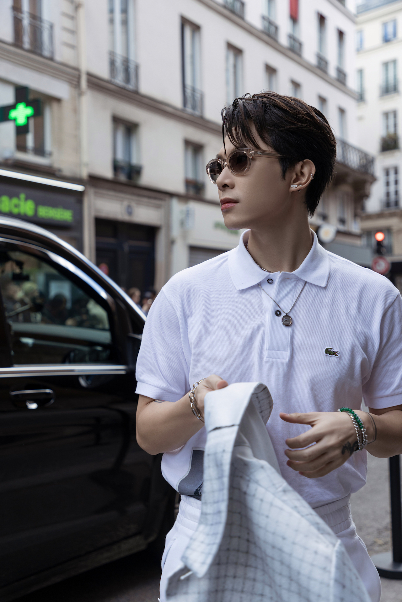 Anh Tú Atus được săn đón tại Paris Fashion Week- Ảnh 8.