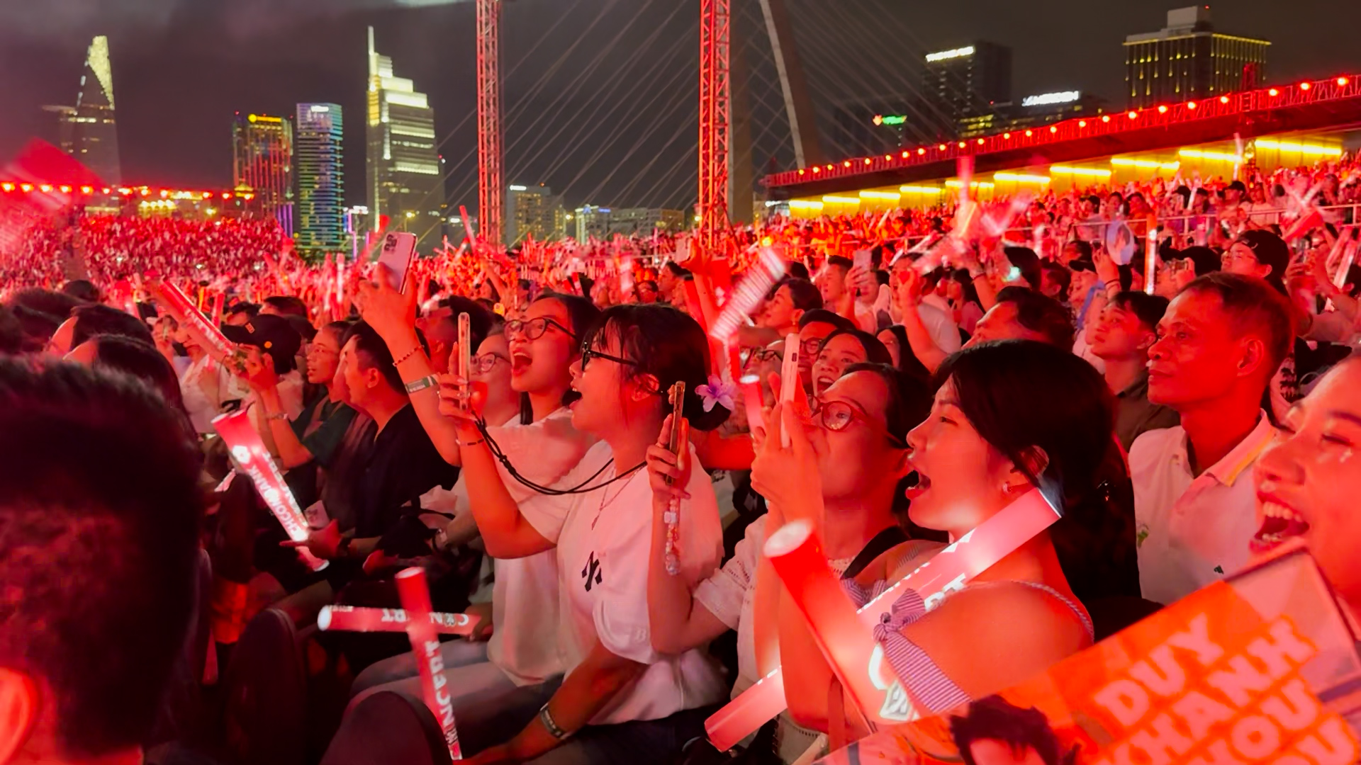 Mãn nhãn đêm concert 'Anh trai vượt ngàn chông gai' tại TP.HCM: ‘Đỉnh nóc, kịch trần’- Ảnh 2.