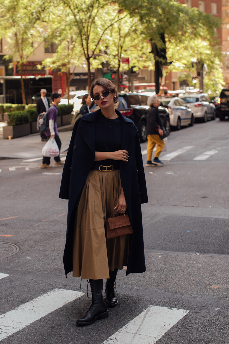 ग्लेडिएटर बूट सूट, ब्लेज़र और जींस के साथ पहनने पर नरम हो जाते हैं - फोटो 3. Giày chiến binh trở nên mềm mại khi phối cùng suit, blazer và quần jeans- Ảnh 3.