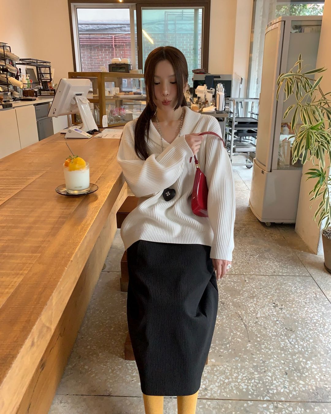 ឱបរដូវស្លឹកឈើជ្រុះជាមួយអាវយឺតទន់ - រូបថត 8 ។ Ôm trọn mùa thu với những chiếc áo len mềm mại- Ảnh 8.