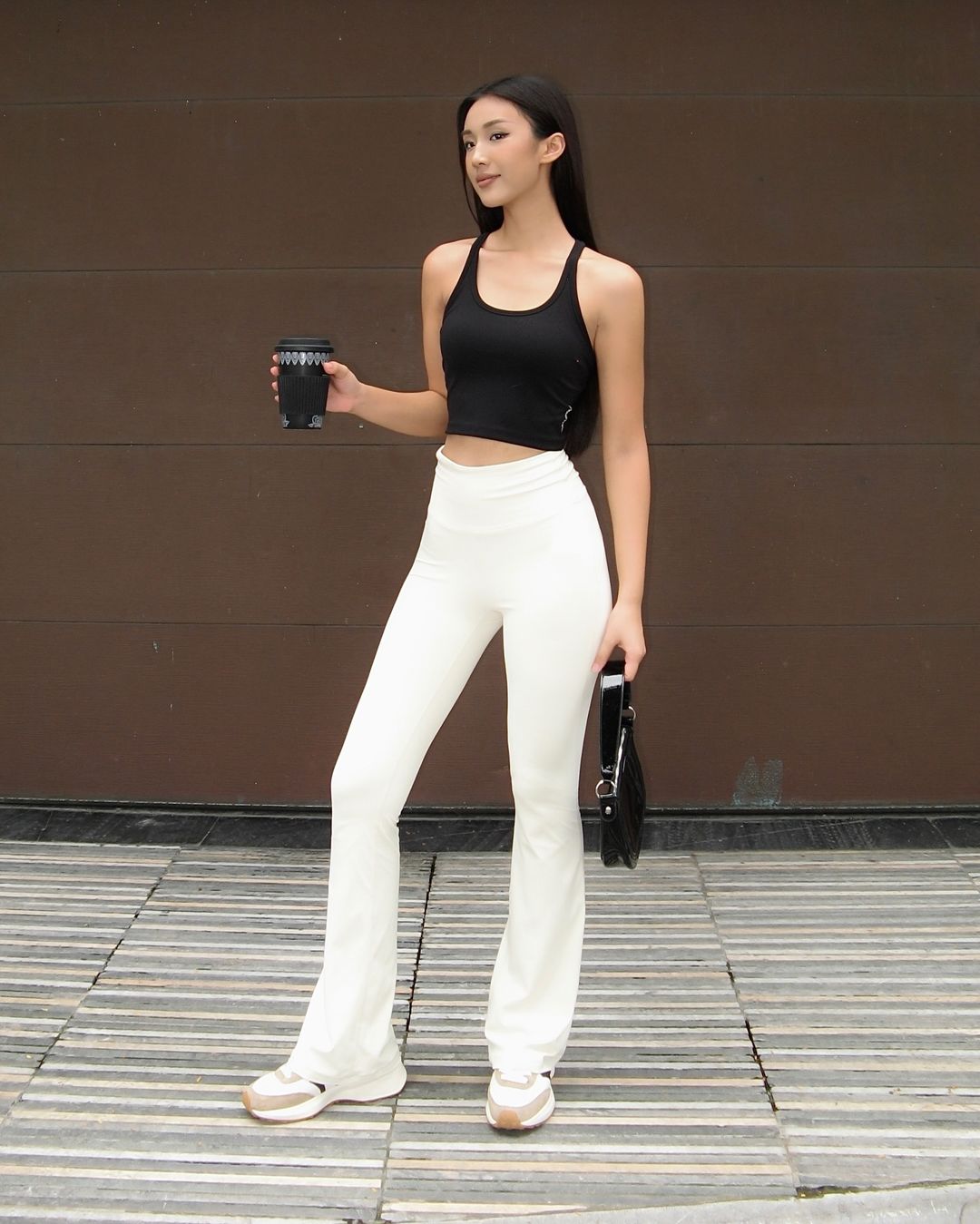 एक गतिशील और युवा स्पोर्टी शैली के साथ दिखाओ - फोटो 6. Bung xõa cùng phong cách thể thao năng động và trẻ trung- Ảnh 6.