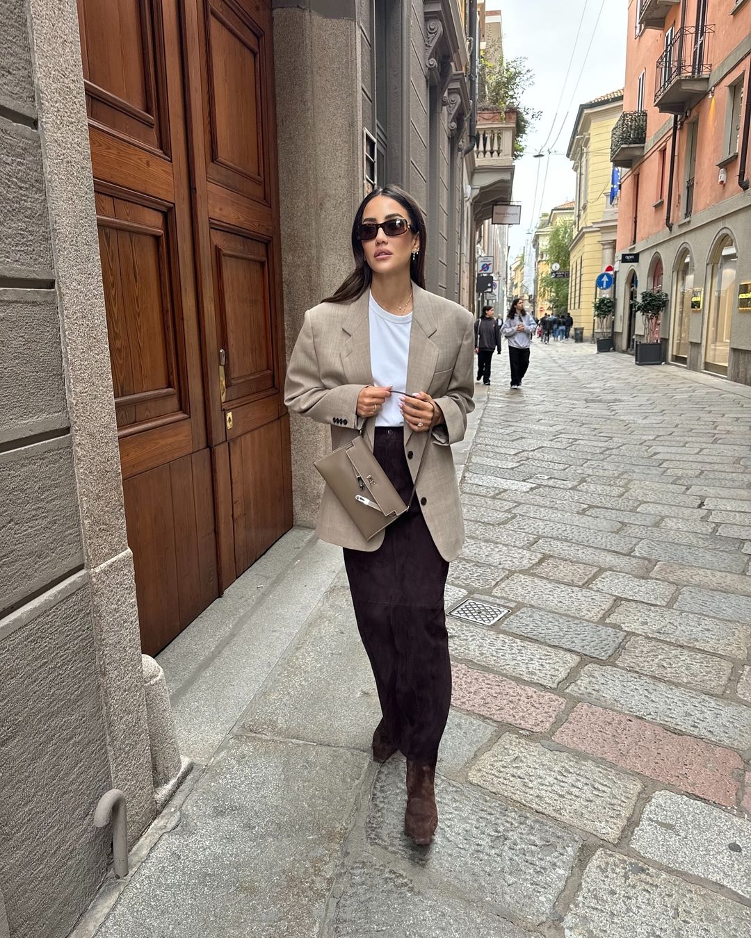 Cuando llega la temporada de frío, nada puede superar a un blazer - Foto 4. Mùa lạnh đến, không món đồ nào qua được áo blazer- Ảnh 4.