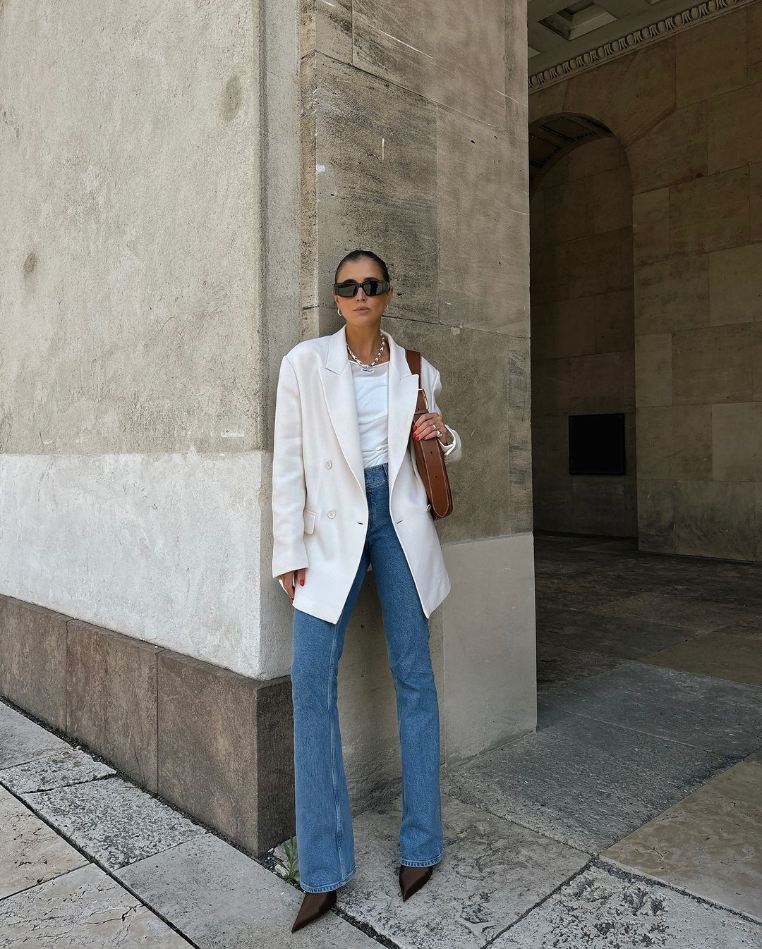 Cuando llega la temporada de frío, nada puede superar a un blazer - Foto 5. Mùa lạnh đến, không món đồ nào qua được áo blazer- Ảnh 5.