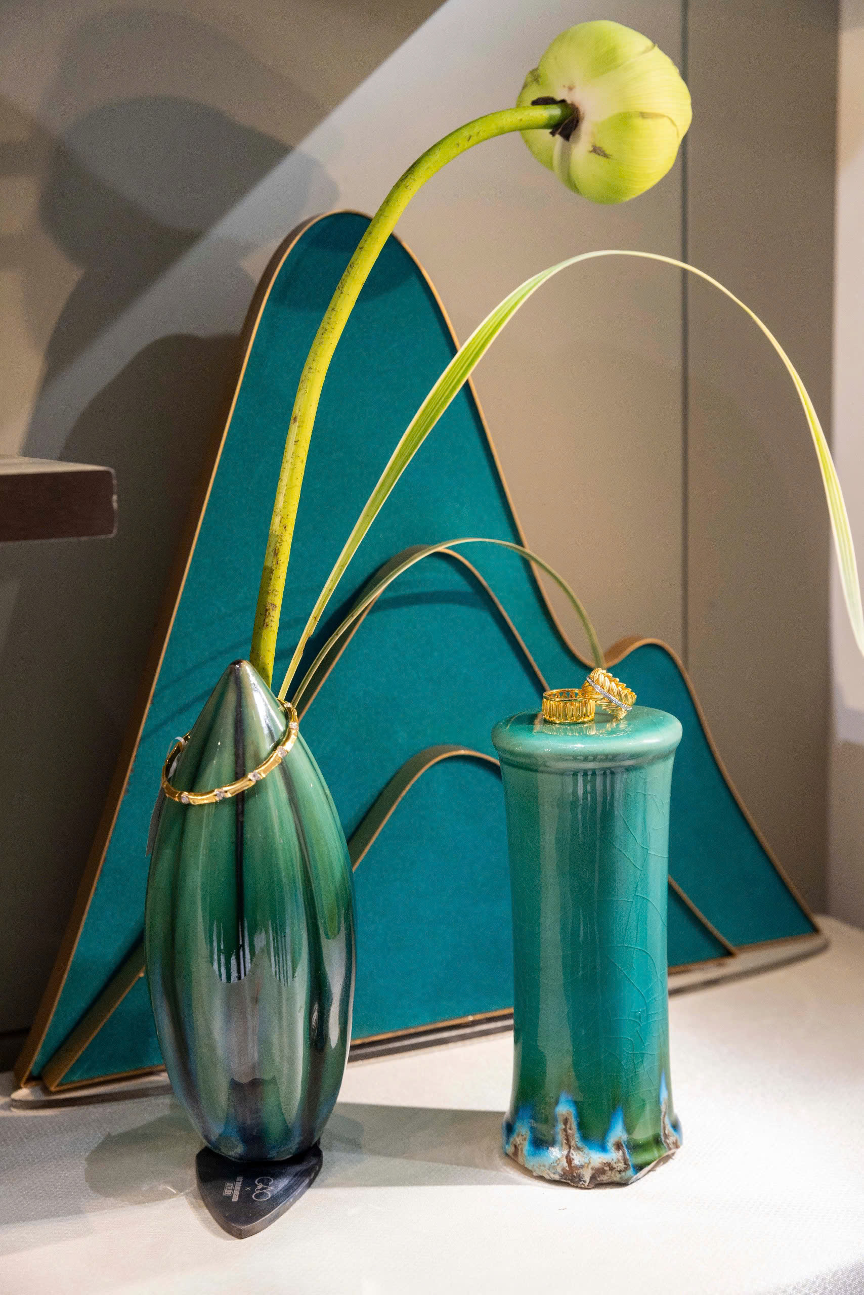 Nona Khanh Van bersinar di pameran yang menghormati budaya Vietnam - Foto 7. Hoa hậu Khánh Vân rạng rỡ tại triển lãm tôn vinh văn hóa Việt- Ảnh 7.