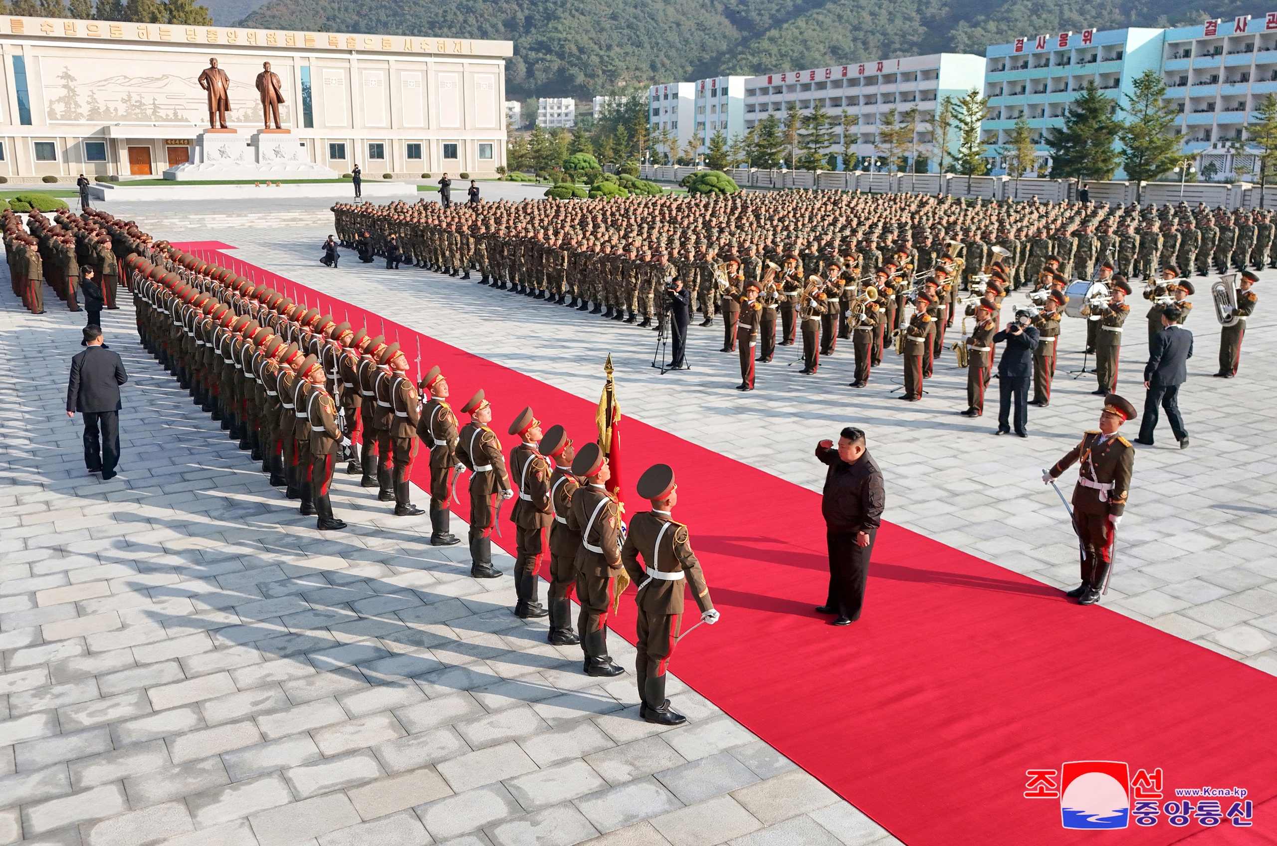 NATO nói quân Triều Tiên đến vùng Kursk hỗ trợ quân Nga- Ảnh 1.