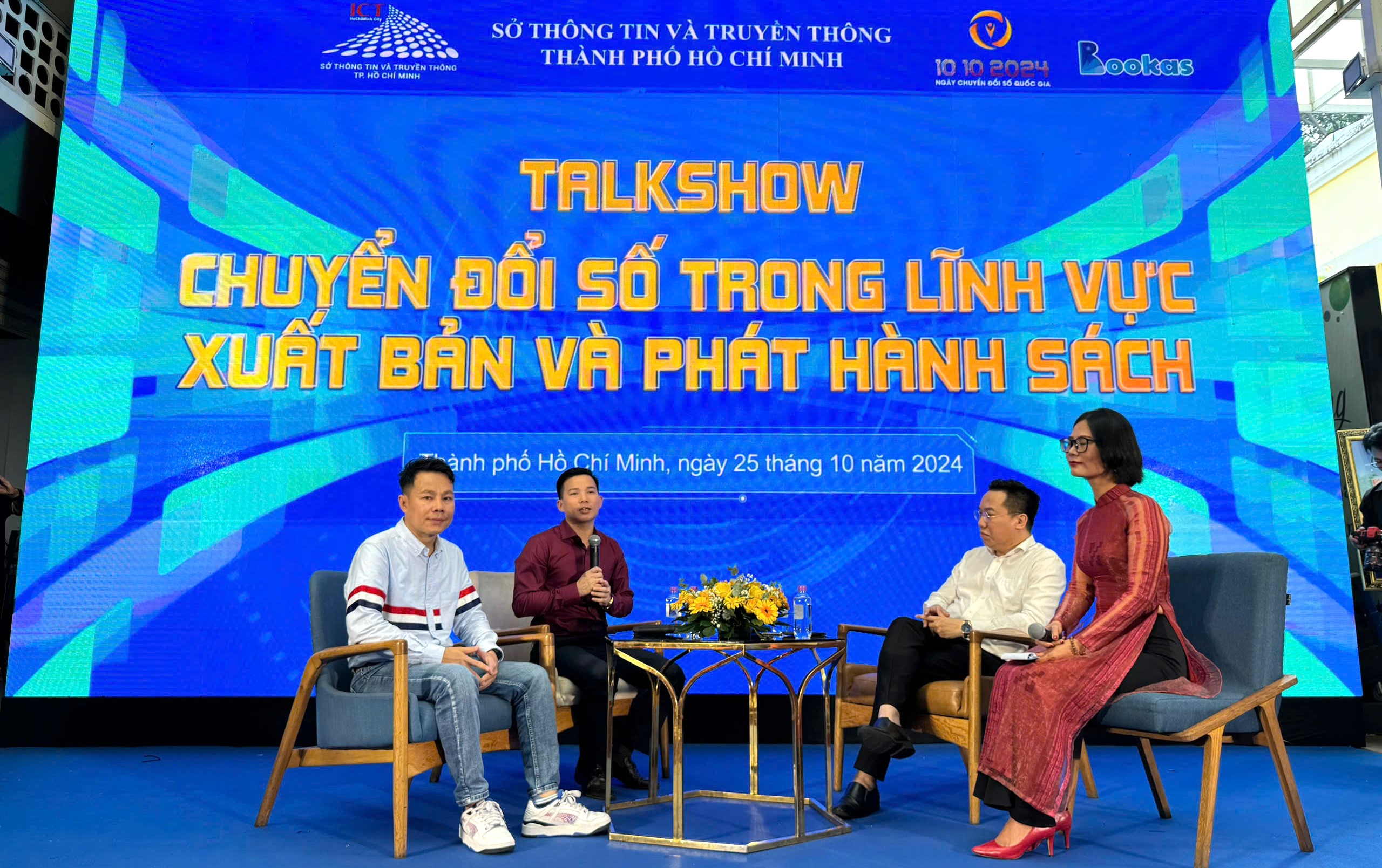 Izgalmas „Könyv és digitális átalakulás hete” Ho Si Minh-városban – 2. kép. Sôi động 'Tuần lễ sách và chuyển đổi số' tại TP.HCM- Ảnh 2.