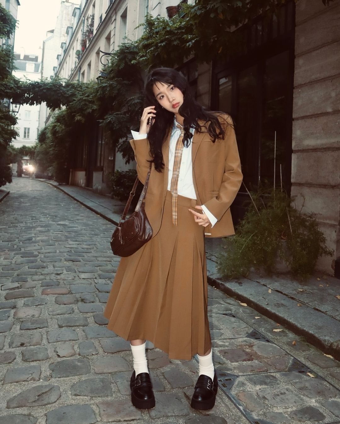 Oppdag den uendelige skjønnheten i mørke farger – Bilde 7. Khám phá vẻ đẹp bất tận của gam màu trầm- Ảnh 7.