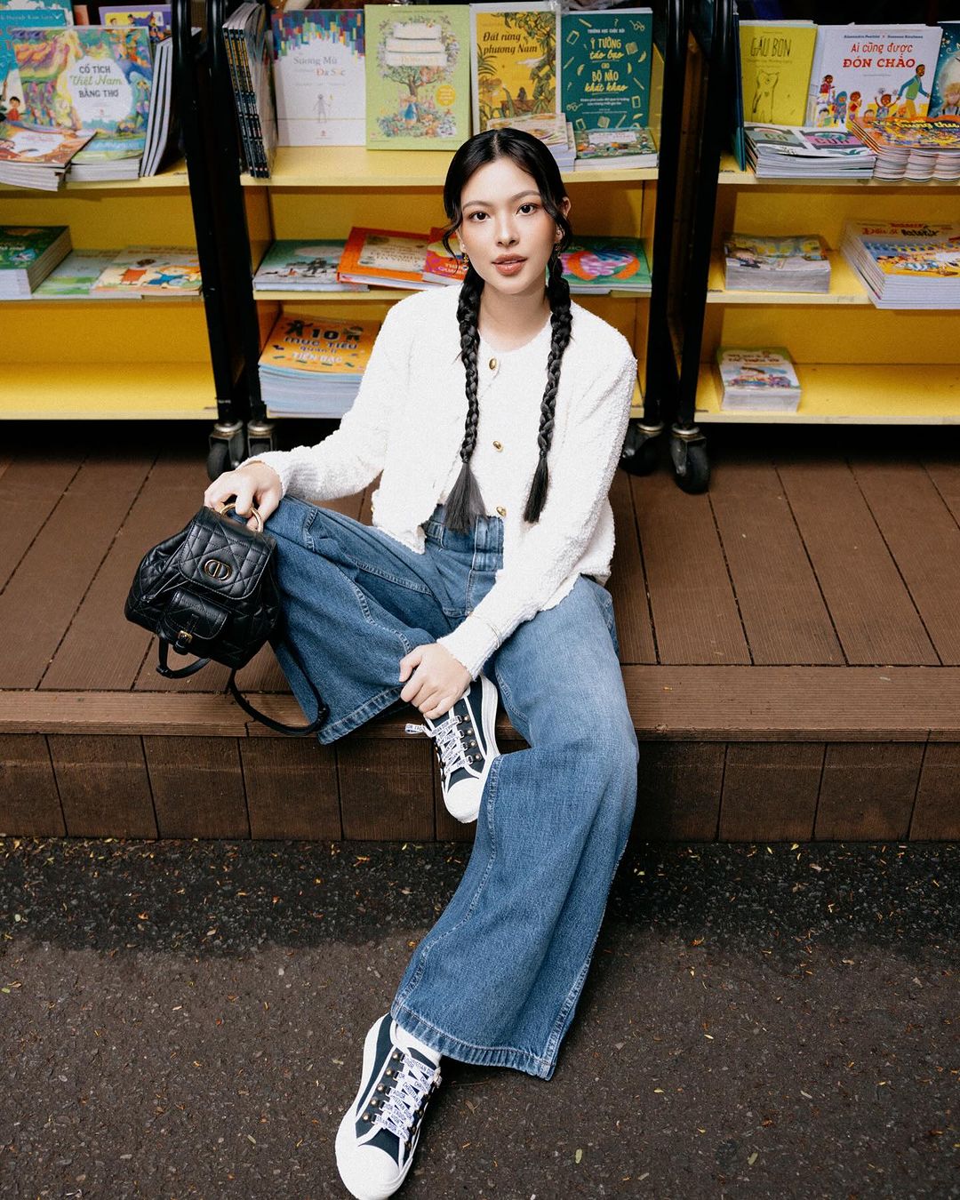 Hemligheten bakom att erövra enkelt men attraktivt minimalistiskt mode - Foto 6. Bí quyết chinh phục thời trang minimalism đơn giản mà vẫn cuốn hút- Ảnh 6.