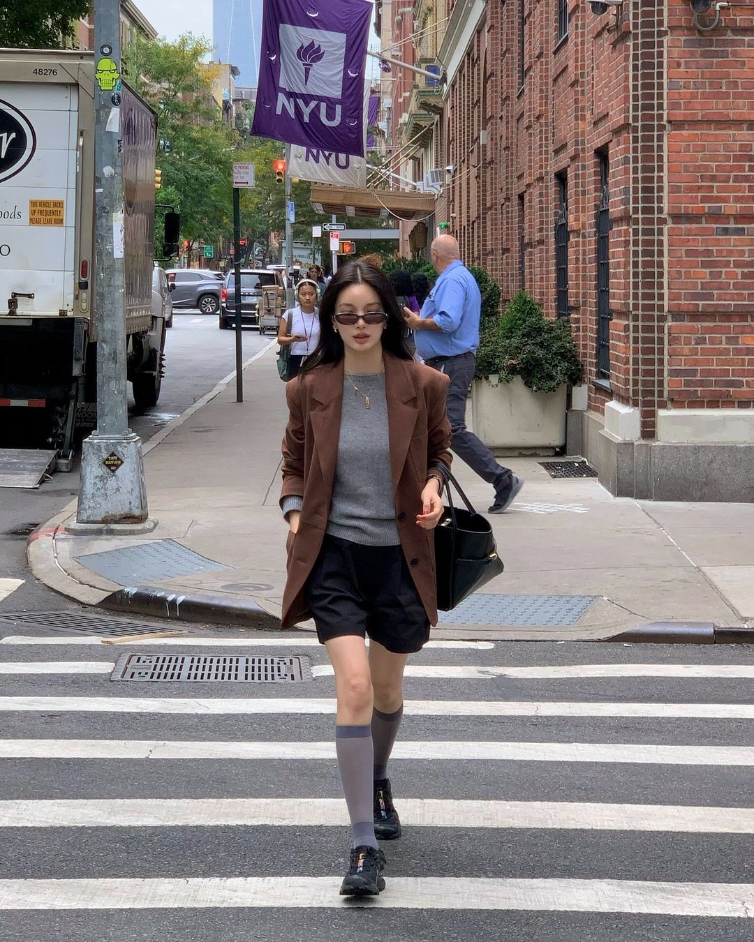 Oppdag den uendelige skjønnheten i mørke farger – Bilde 8. Khám phá vẻ đẹp bất tận của gam màu trầm- Ảnh 8.