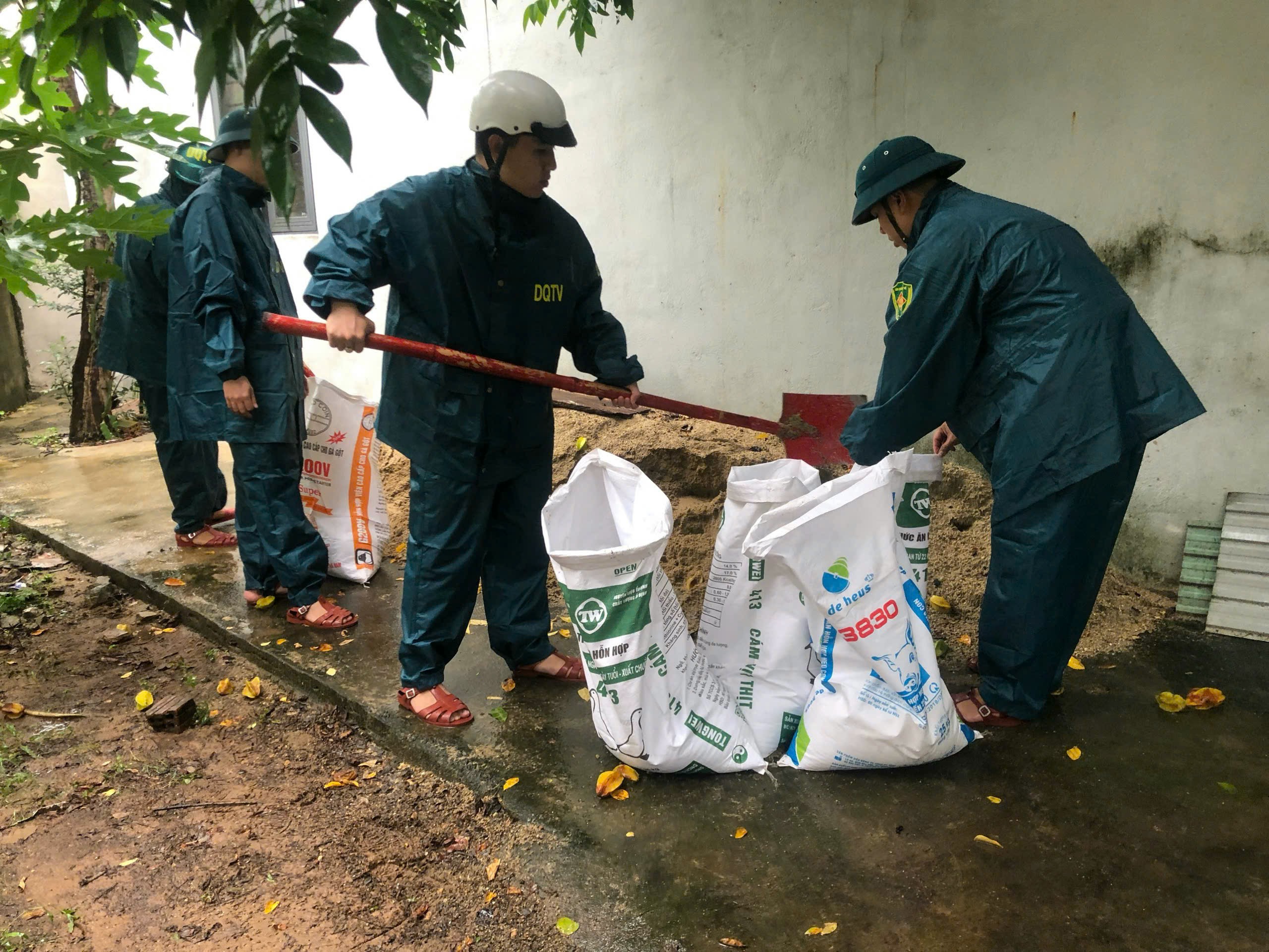 Bão Trà Mi: Đà Nẵng khẩn trương lên phương án di dời dân trước 22 giờ- Ảnh 1.