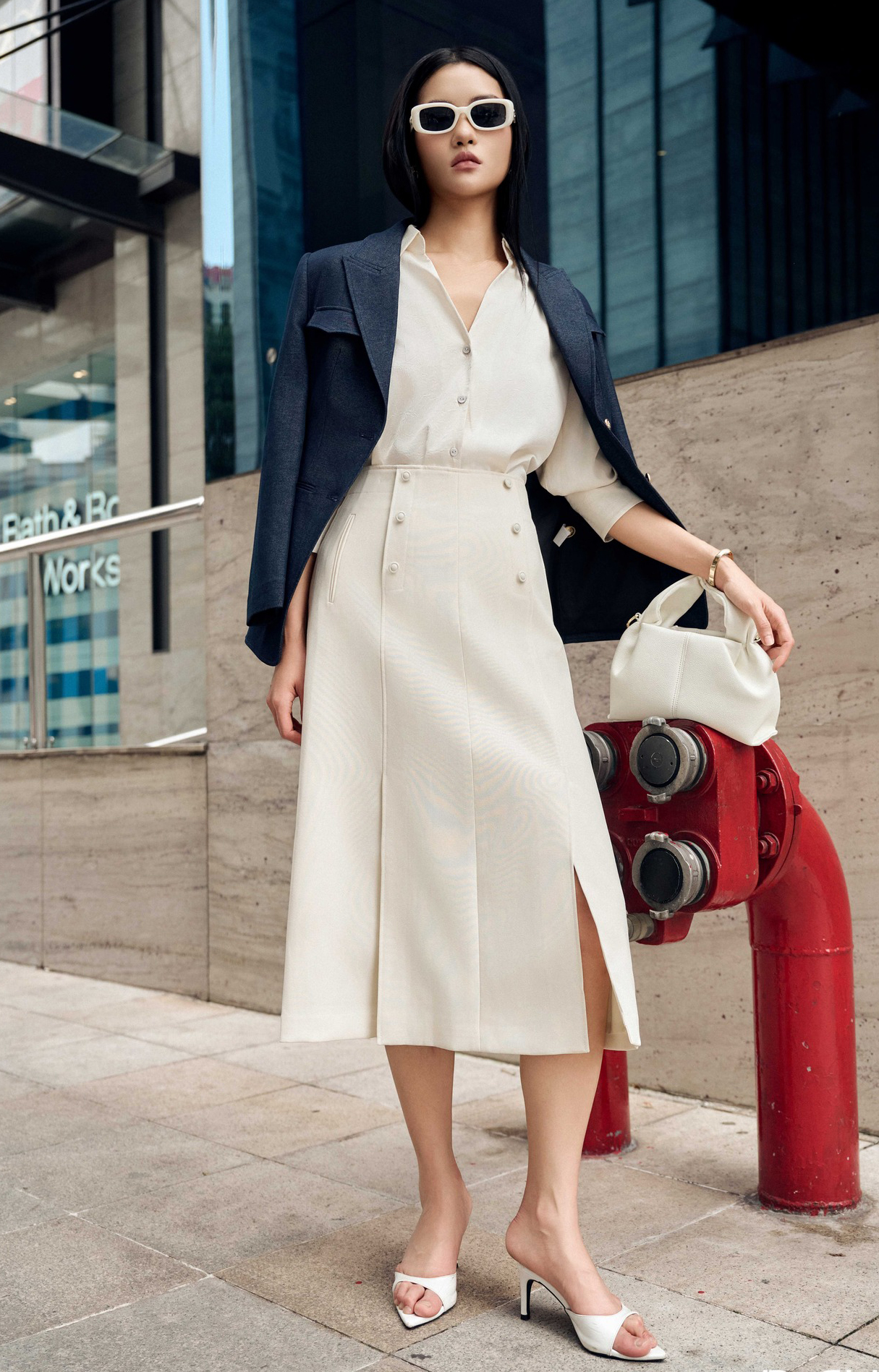 Autumn office sublimation with tweed, blazer and stylized suit - Photo 6. Công sở mùa thu thăng hoa cùng tweed, blazer và suit cách điệu- Ảnh 6.