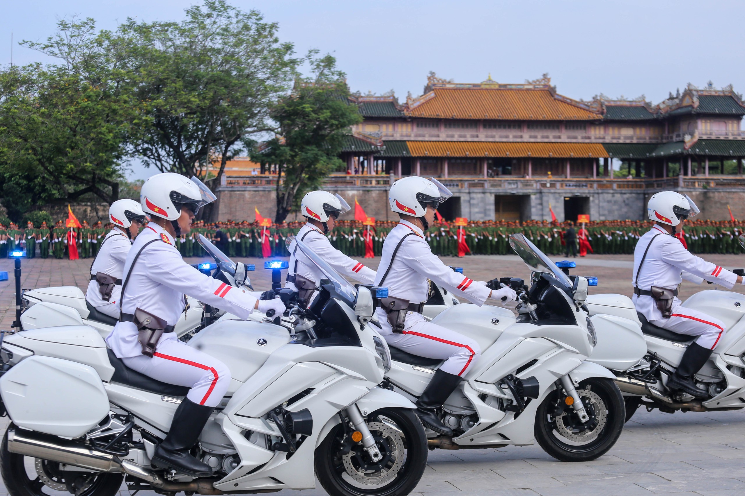 Lực lượng công an diễu binh, biểu diễn võ thuật mãn nhãn tại Huế- Ảnh 6.