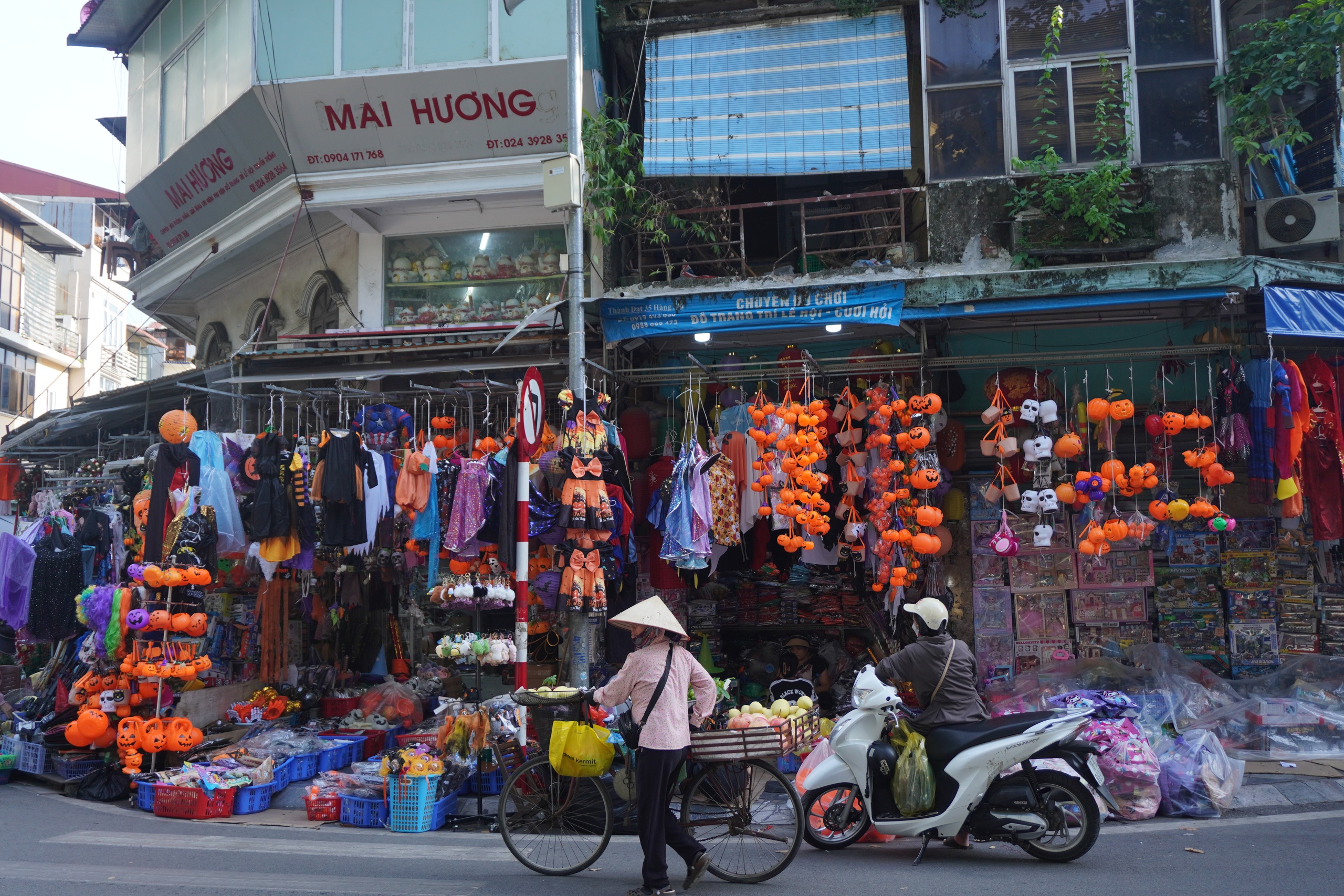 'Thủ phủ' đồ chơi Hàng Mã ảm đạm trước thềm Halloween- Ảnh 3.