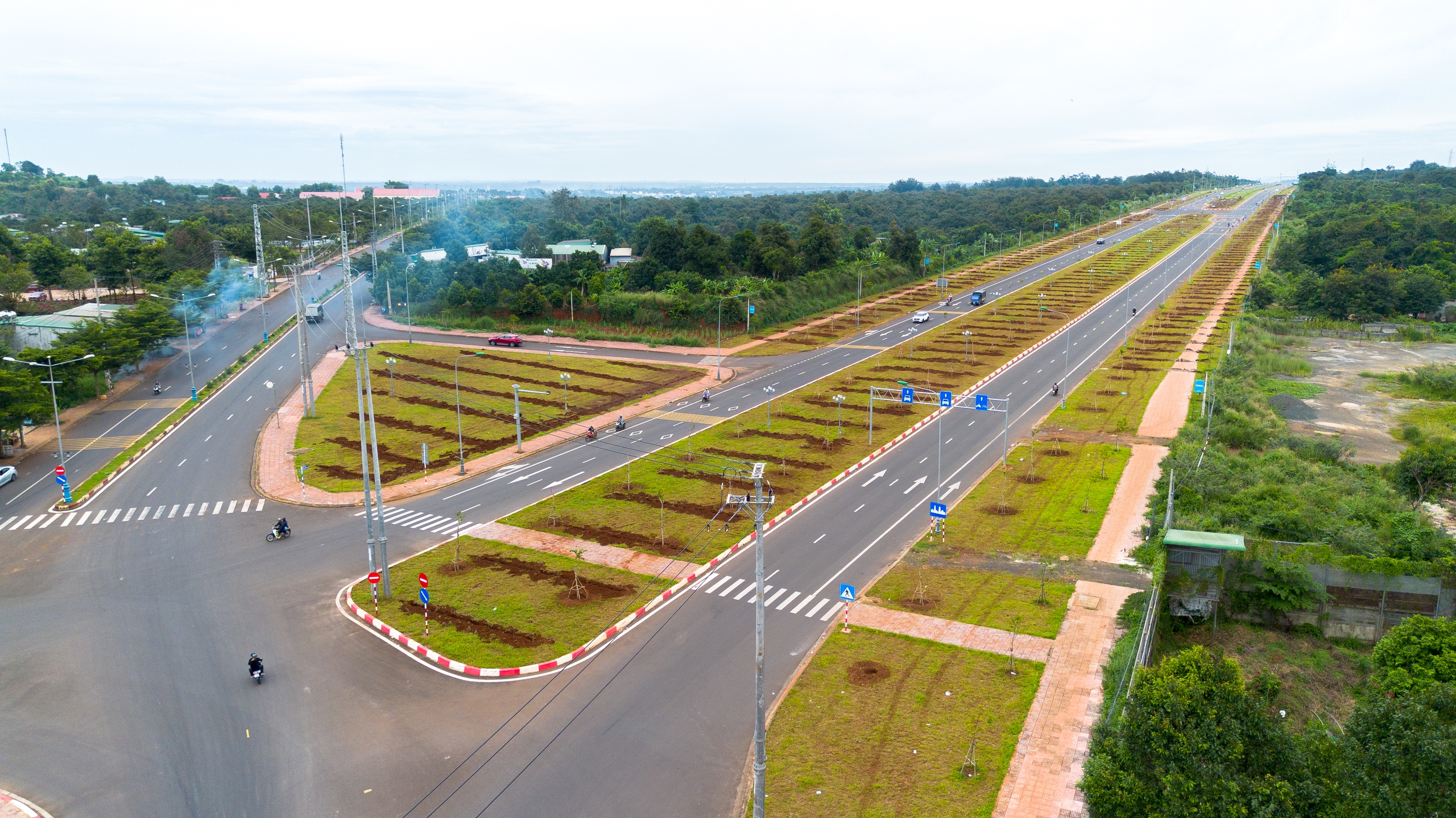 Toàn cảnh đại lộ Đông - Tây đẹp nhất Buôn Ma Thuột- Ảnh 6.