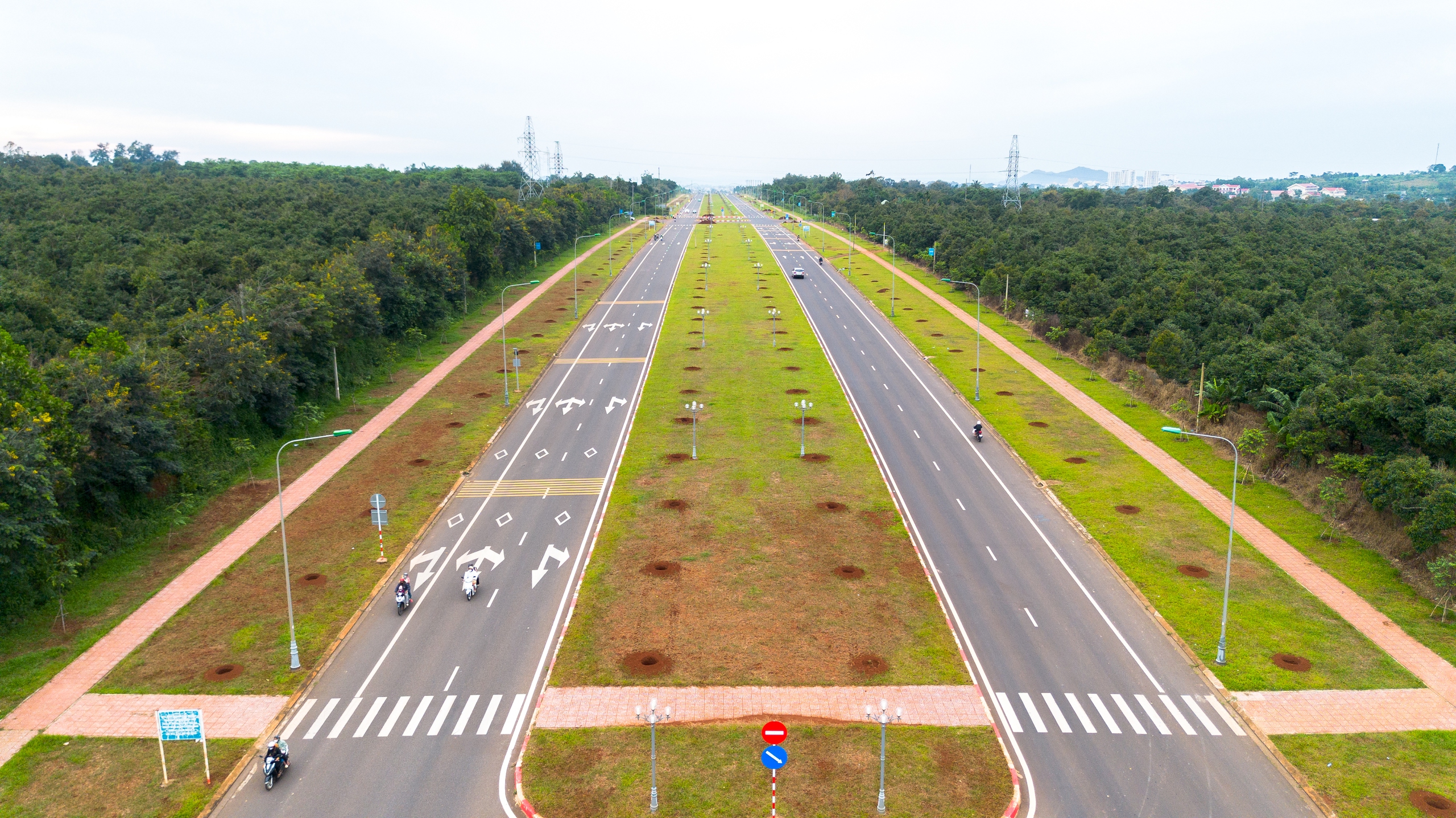 Toàn cảnh đại lộ Đông - Tây đẹp nhất Buôn Ma Thuột- Ảnh 5.