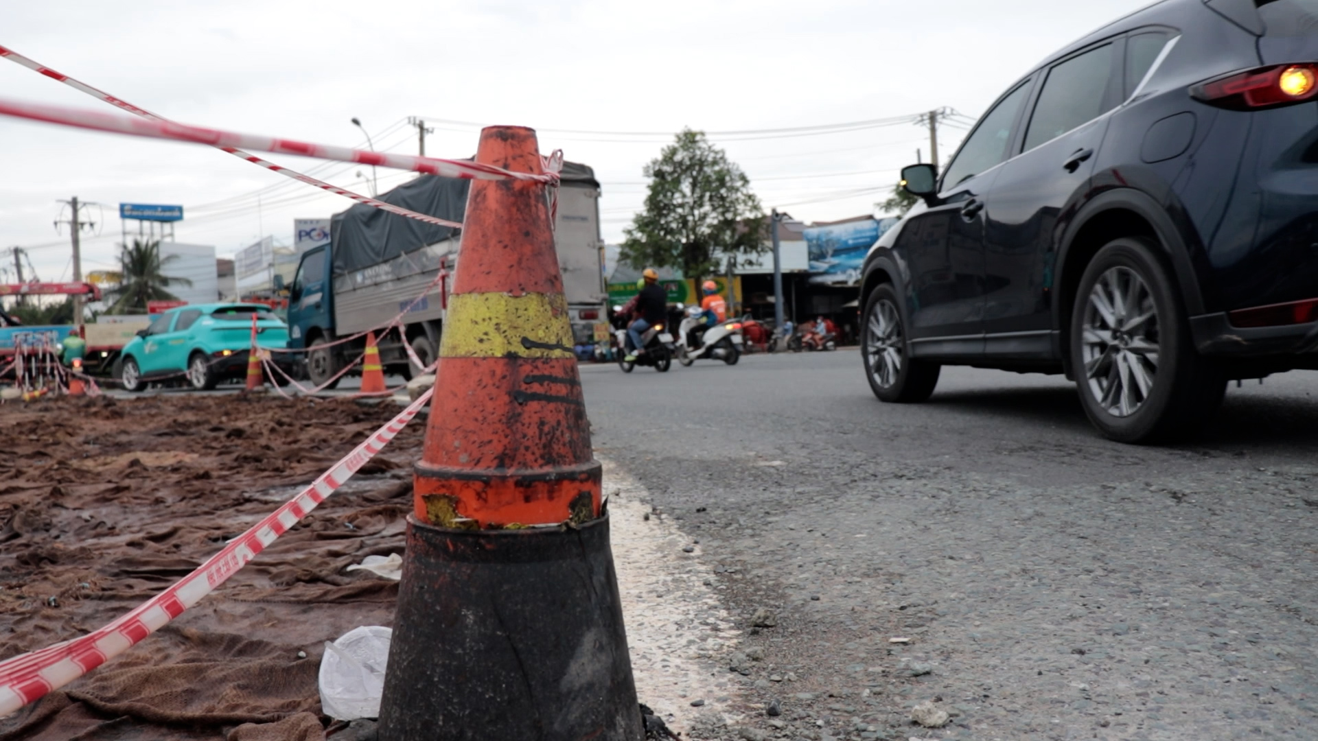 Cải tạo vòng xoay 'tử thần' Phú Hữu: Người dân mong ngóng vì quá ám ảnh với tai nạn- Ảnh 4.