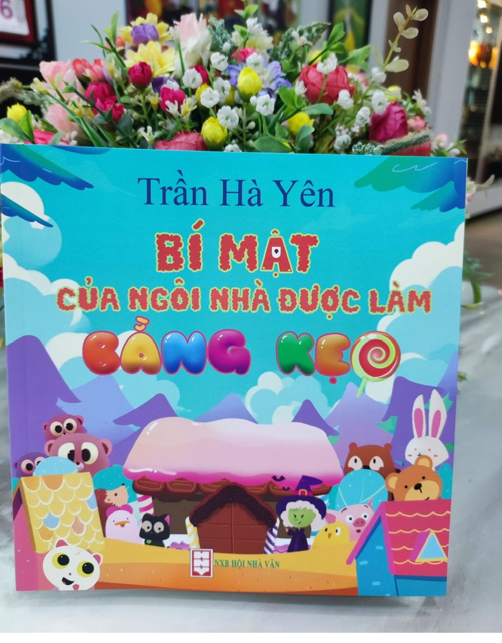 'Bí mật của ngôi nhà được làm bằng kẹo': Tình yêu trẻ thơ của Trần Hà Yên- Ảnh 1.